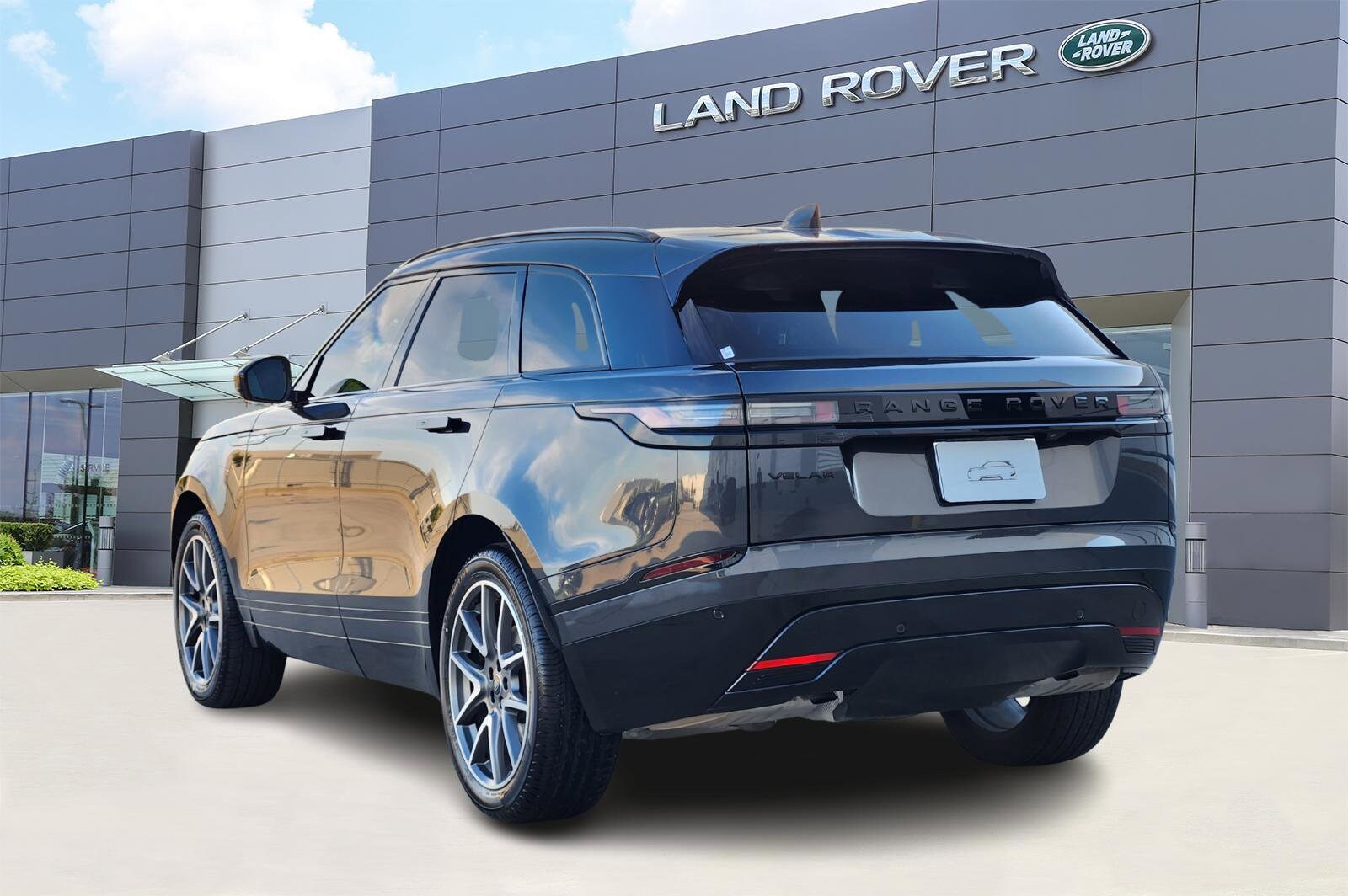 2025 Land Rover Range Rover Velar SE photo 3