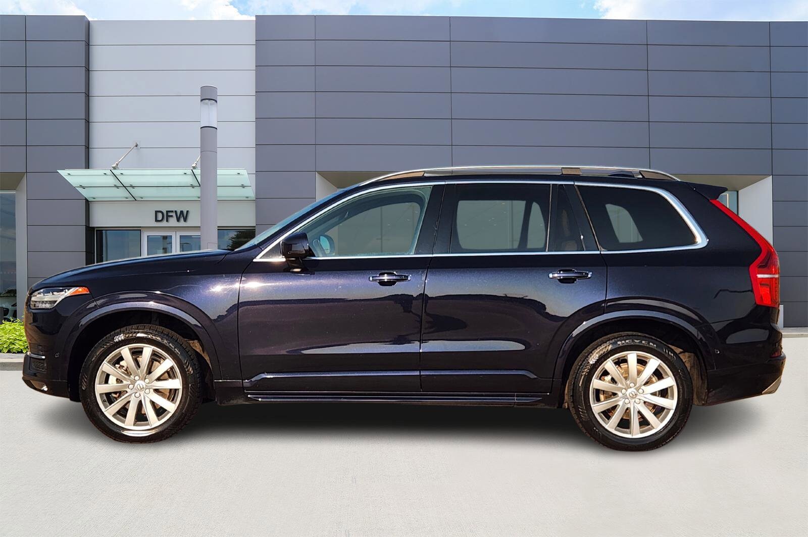 2017 Volvo XC90 Momentum photo 3