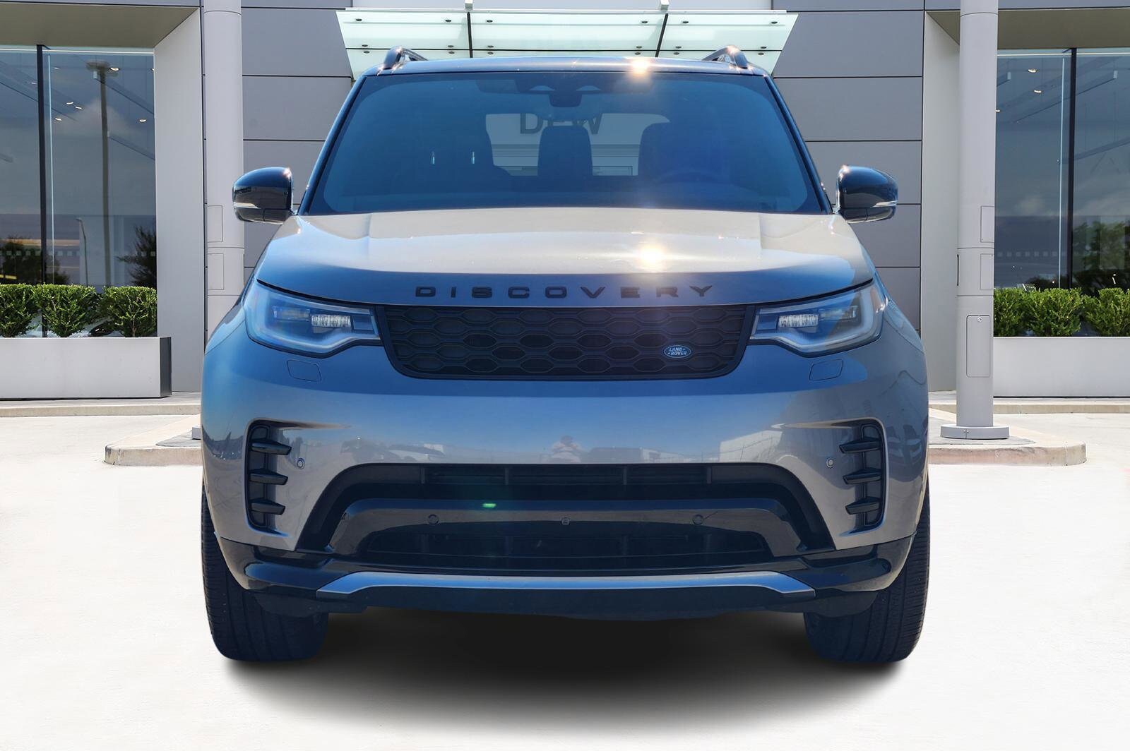 2024 Land Rover Discovery SE photo 2