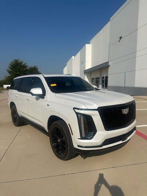2025 Cadillac Escalade Sport photo 2