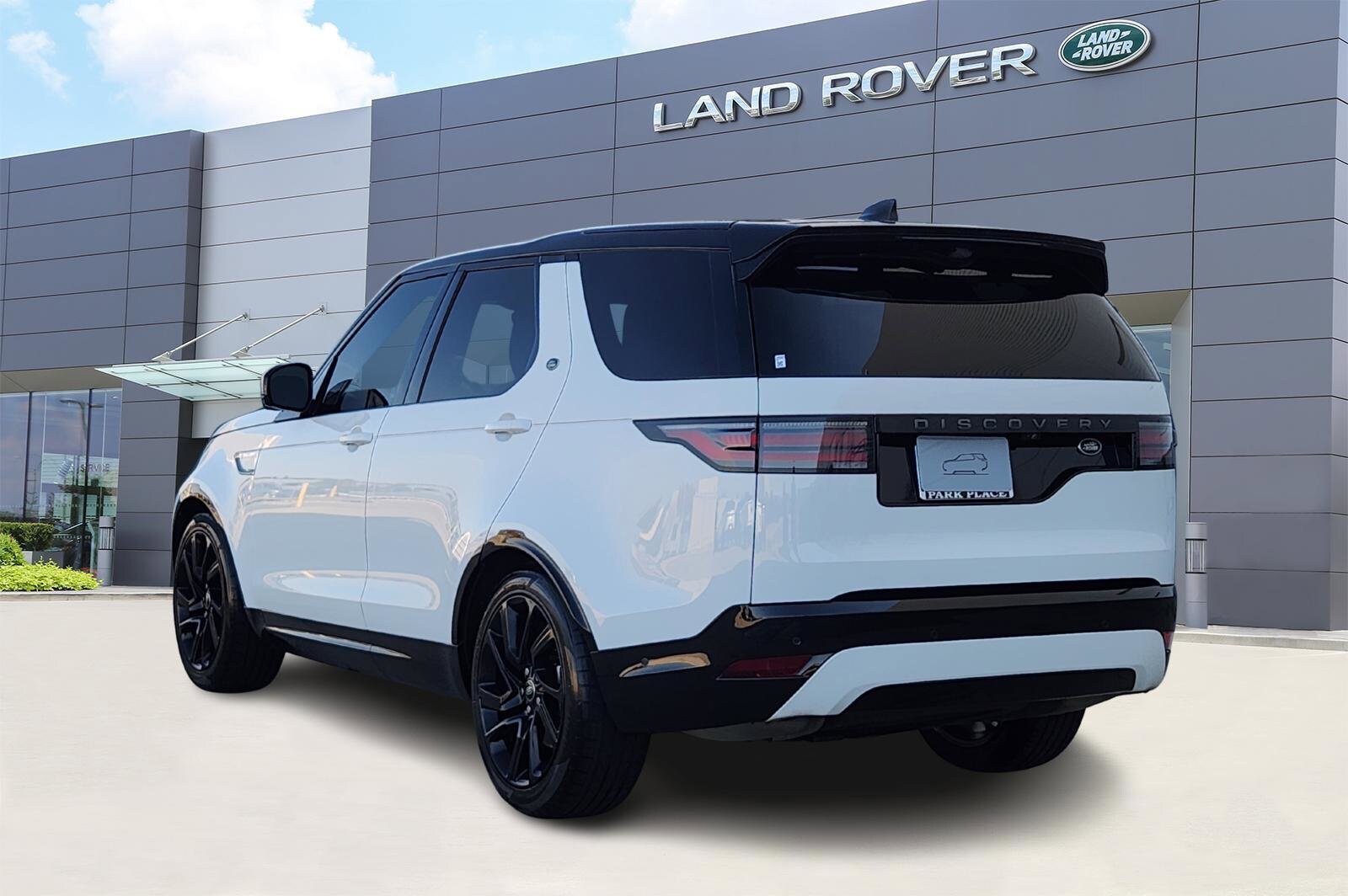 2023 Land Rover Discovery S R-Dynamic photo 3