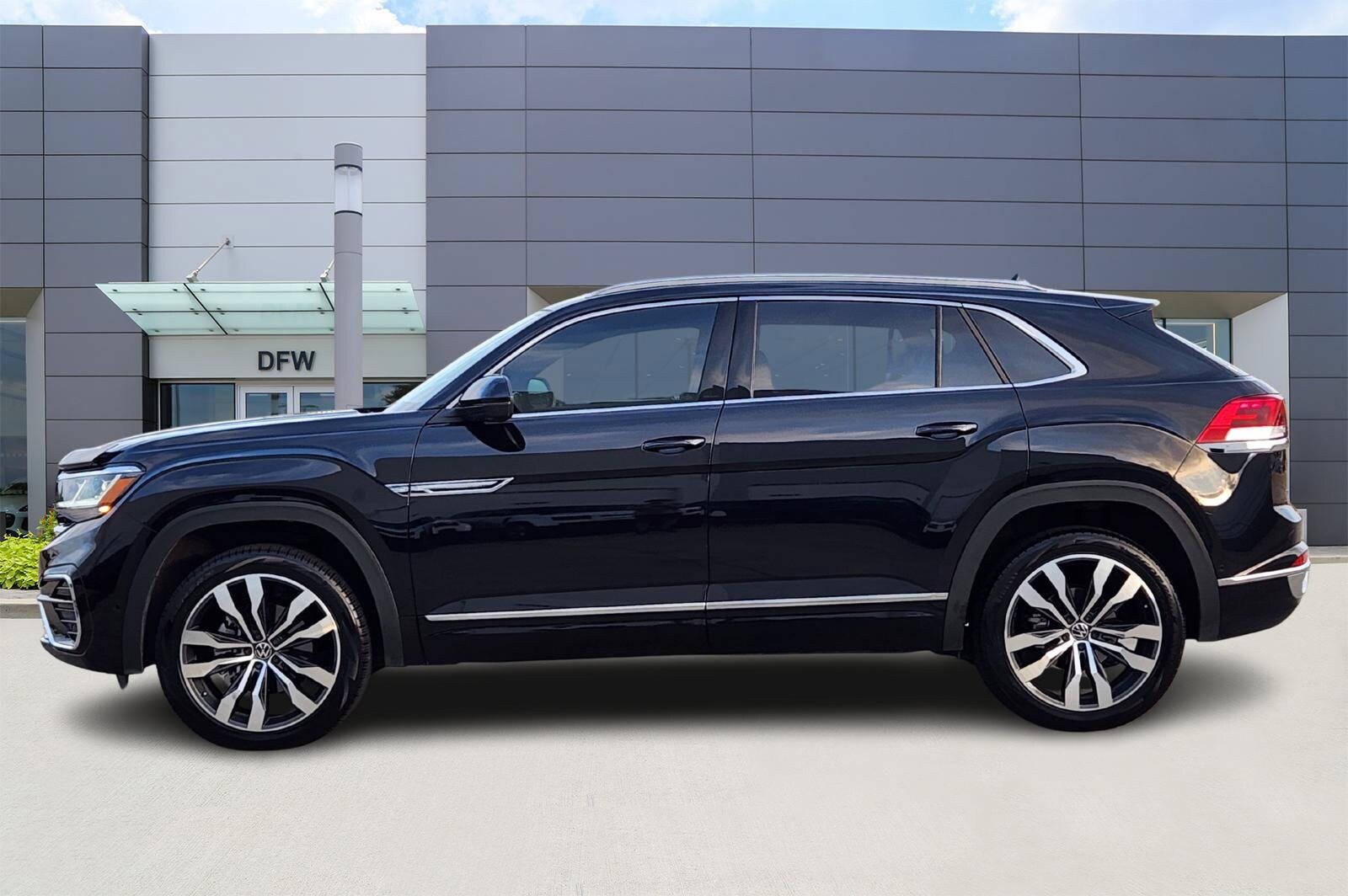 2023 Volkswagen Atlas Cross Sport V6 SEL Premium R-Line photo 3