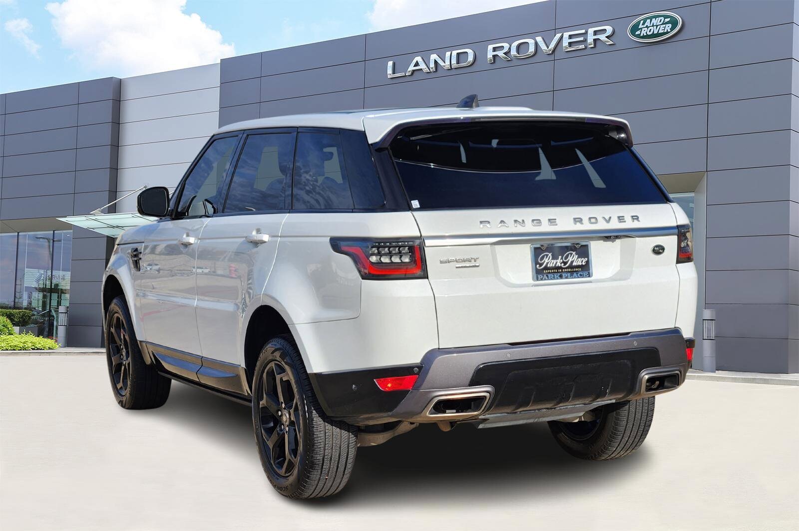 2018 Land Rover Range Rover Sport HSE photo 2