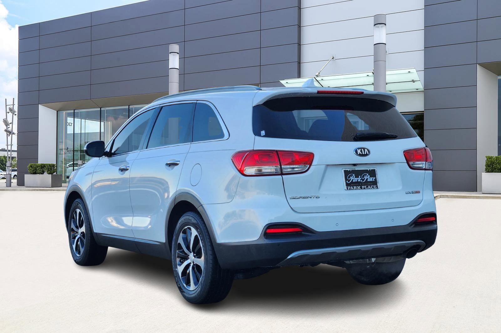 2016 Kia Sorento EX photo 2