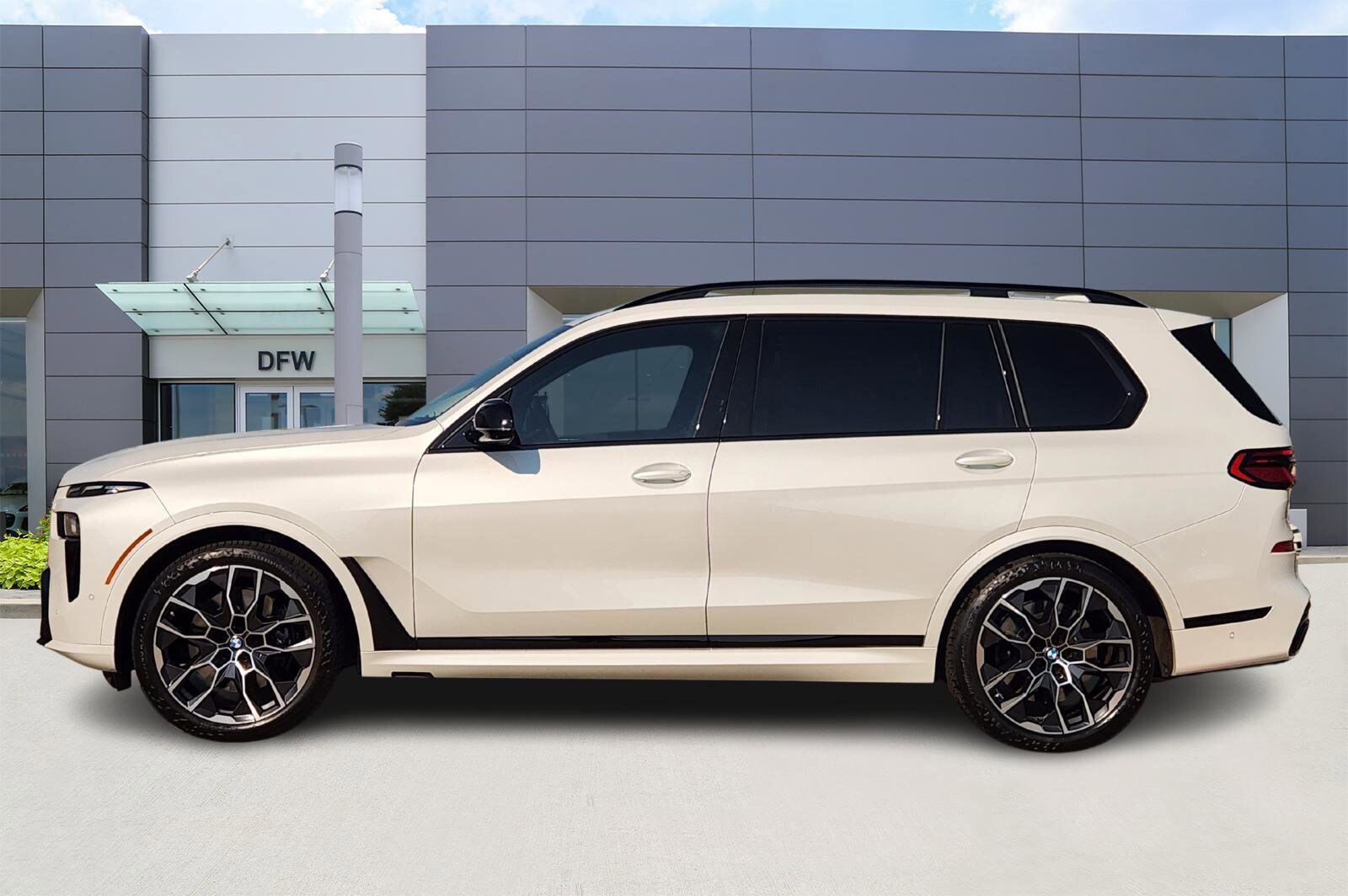 2024 Bmw X7 M60i photo 3