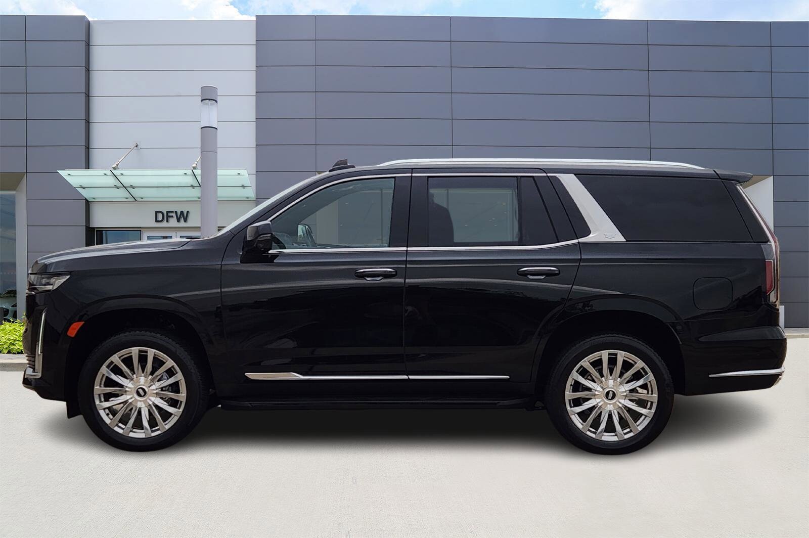 2024 Cadillac Escalade Premium Luxury photo 3