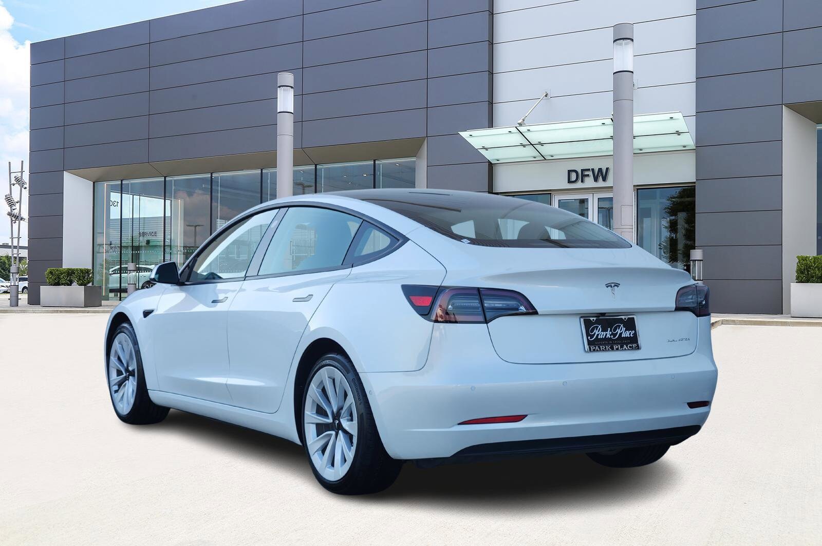2022 Tesla Model 3 Long Range photo 4