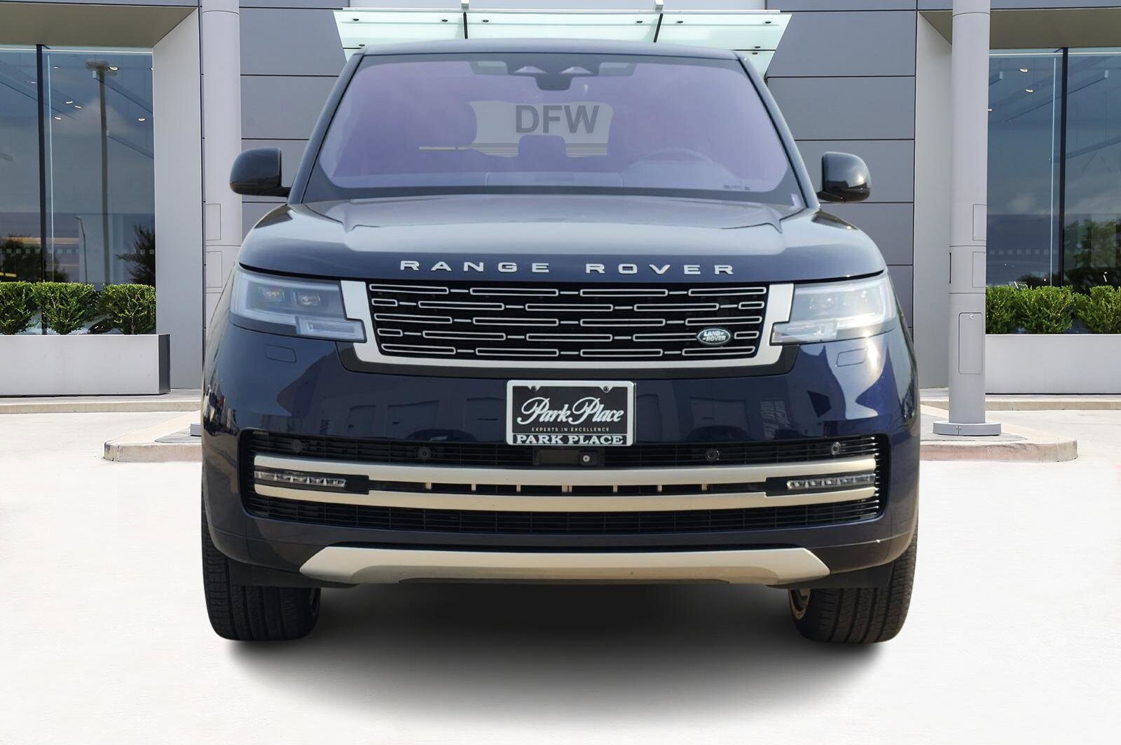2023 Land Rover Range Rover SE photo 2