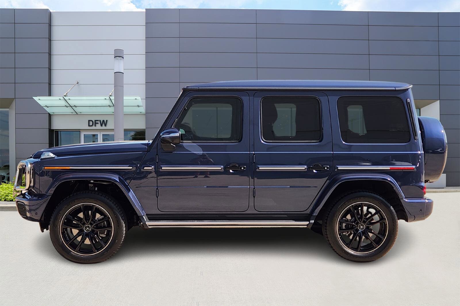 2025 Mercedes Benz G 550 photo 3