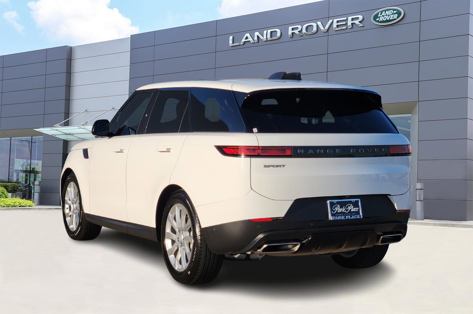 2025 Land Rover Range Rover Sport P360 S photo 4