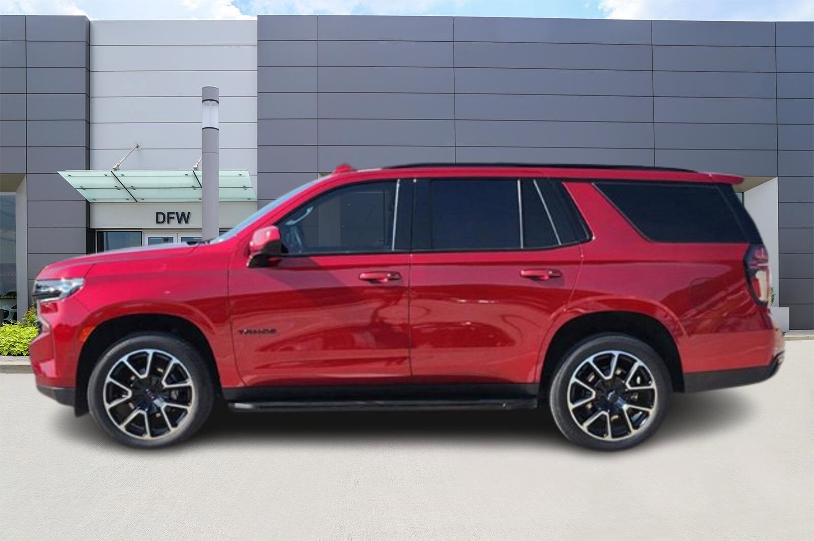 2023 Chevrolet Tahoe RST photo 3