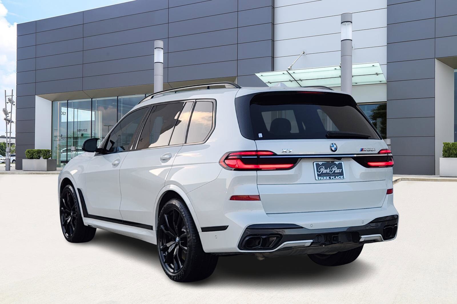 2023 Bmw X7 M60i photo 2