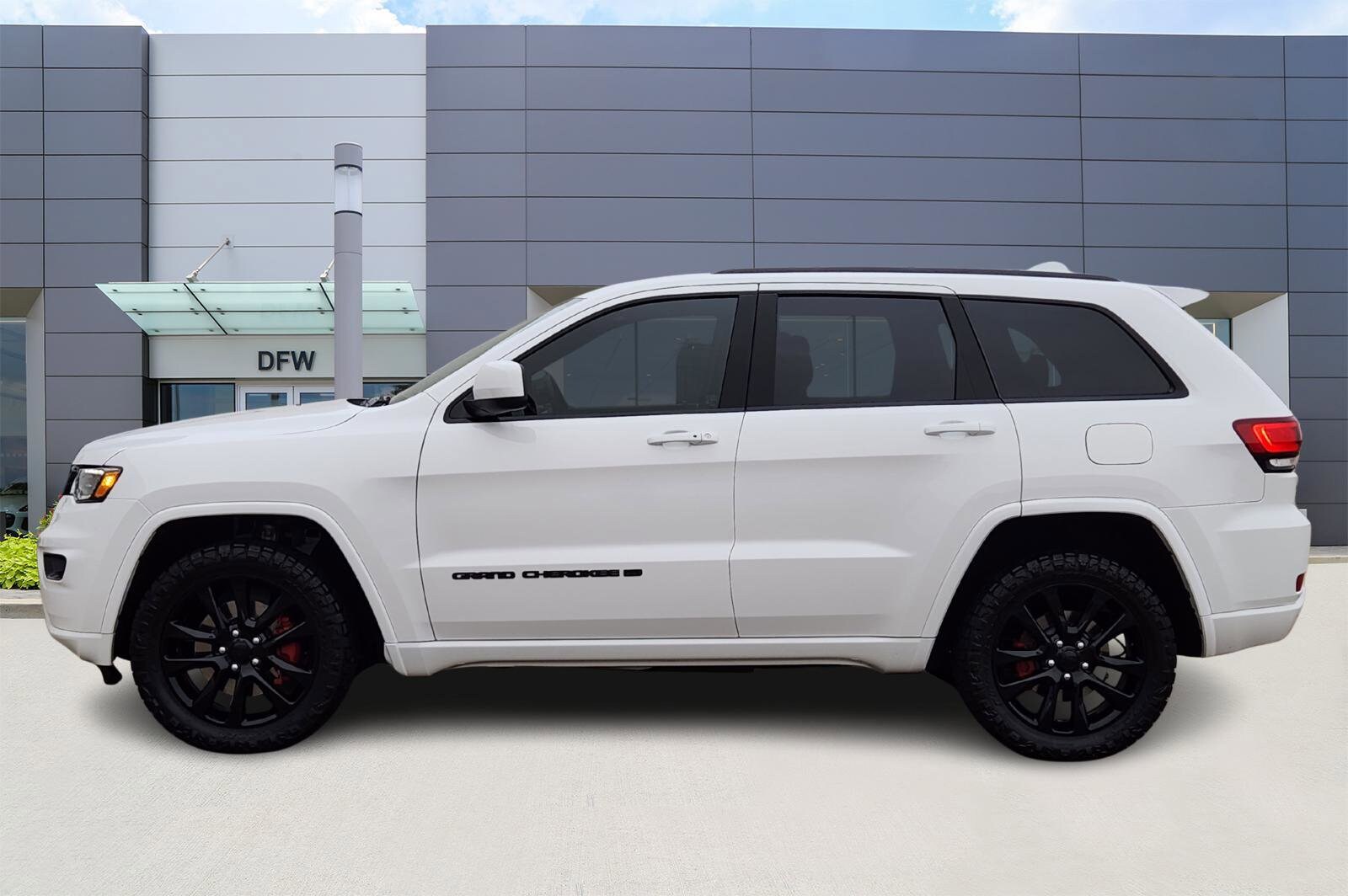 2022 Jeep Cherokee Laredo X photo 3