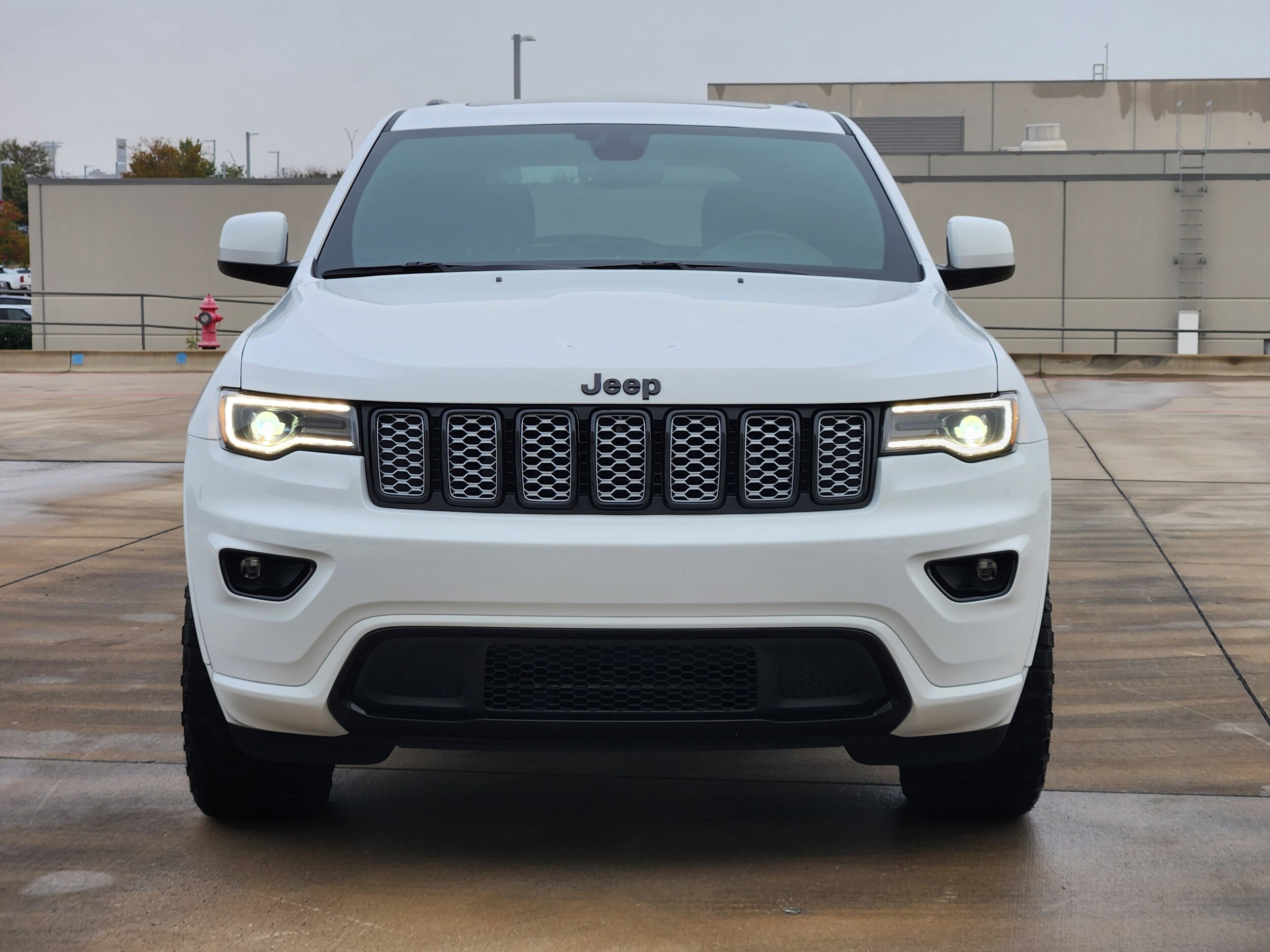 2022 Jeep Cherokee Laredo X photo 2