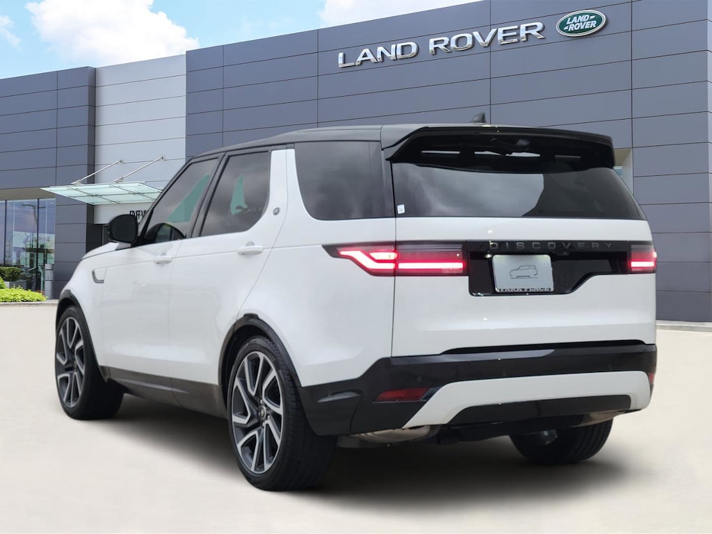 Certified 2025 Land Rover Discovery Dynamic SE SUV