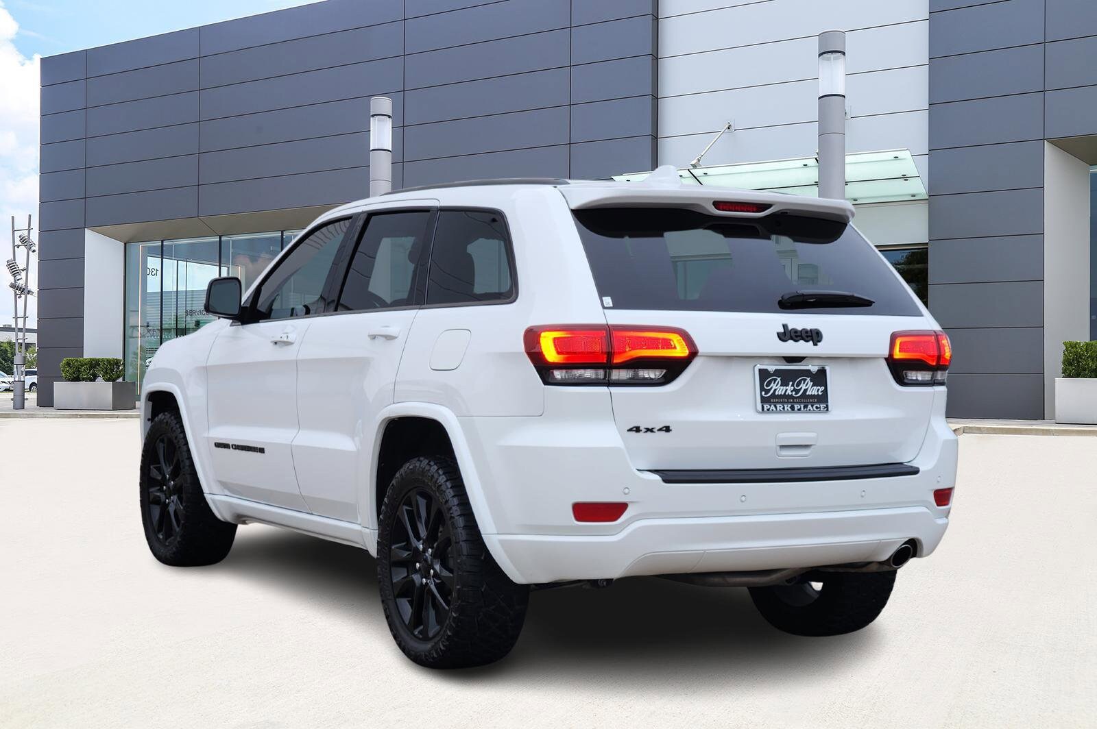 2022 Jeep Cherokee Laredo X photo 4