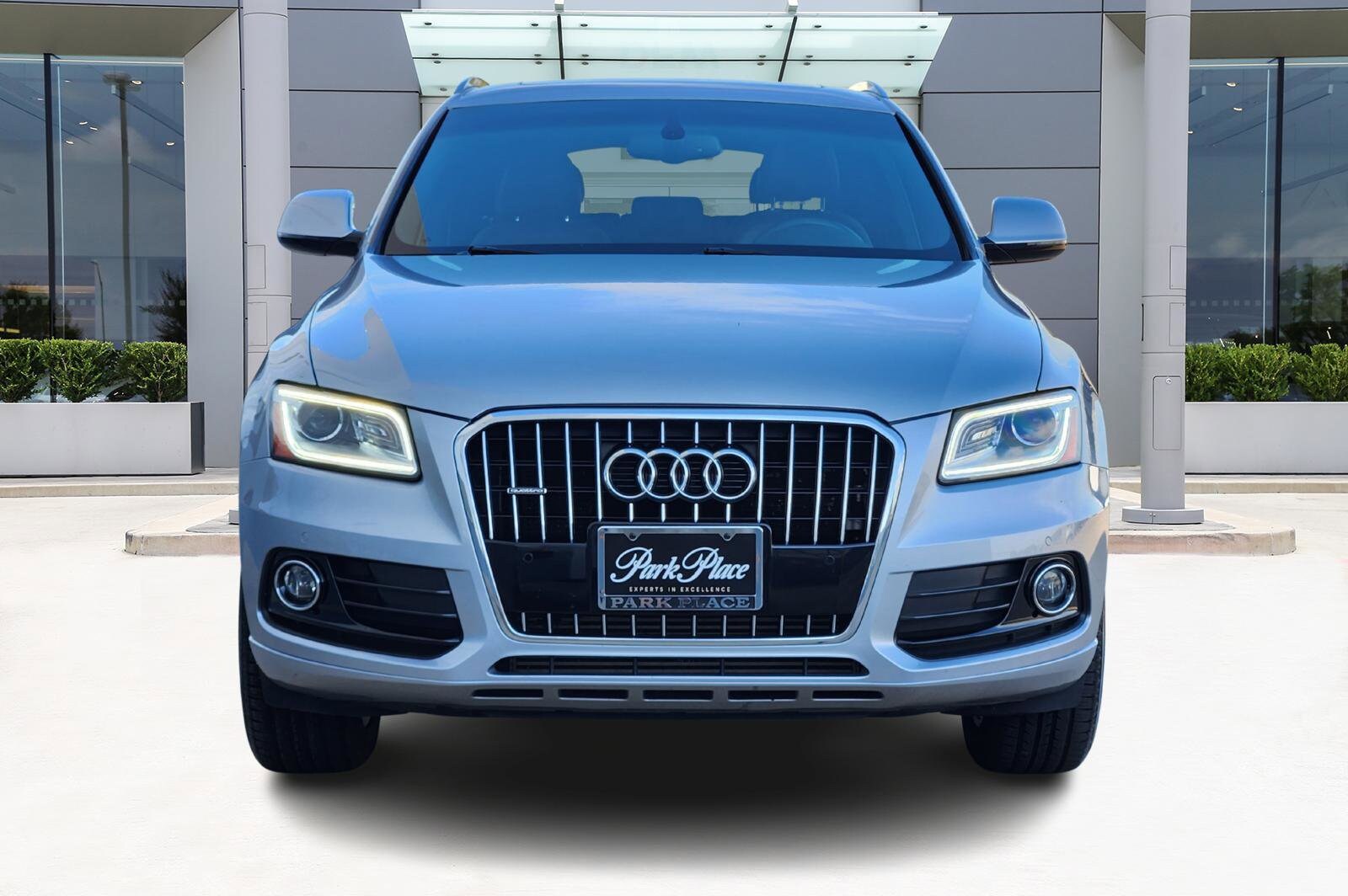 2016 Audi Q5 2.0T Premium Plus photo 2