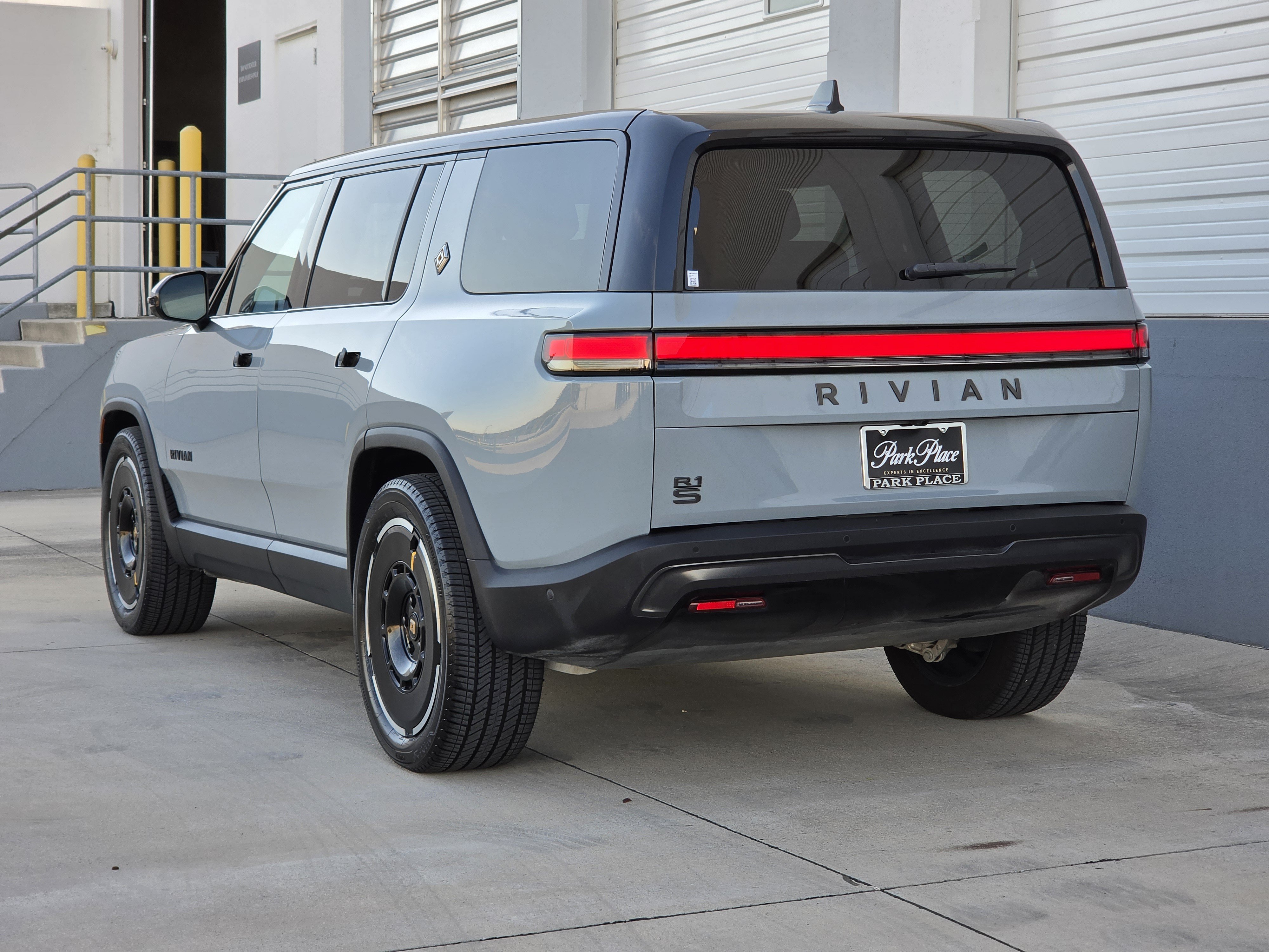 Used 2025 Rivian R1S Adventure SUV