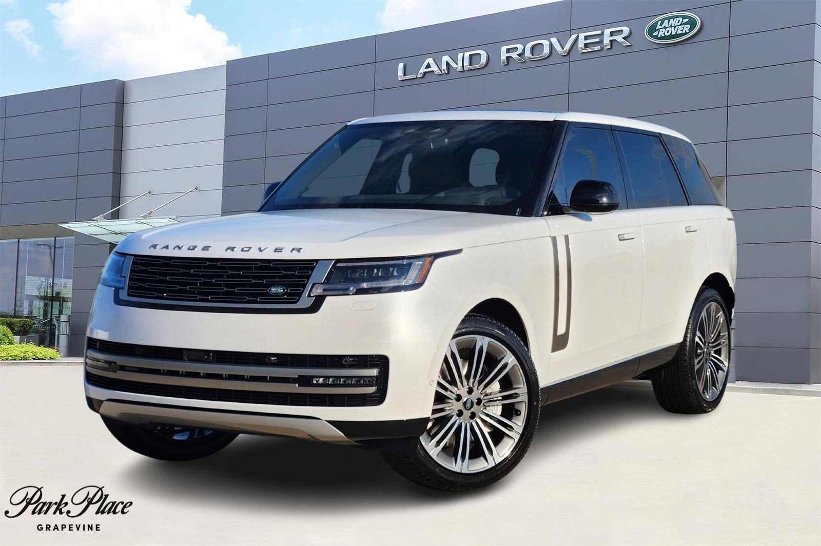 2025 Land Rover Range Rover SE's photo