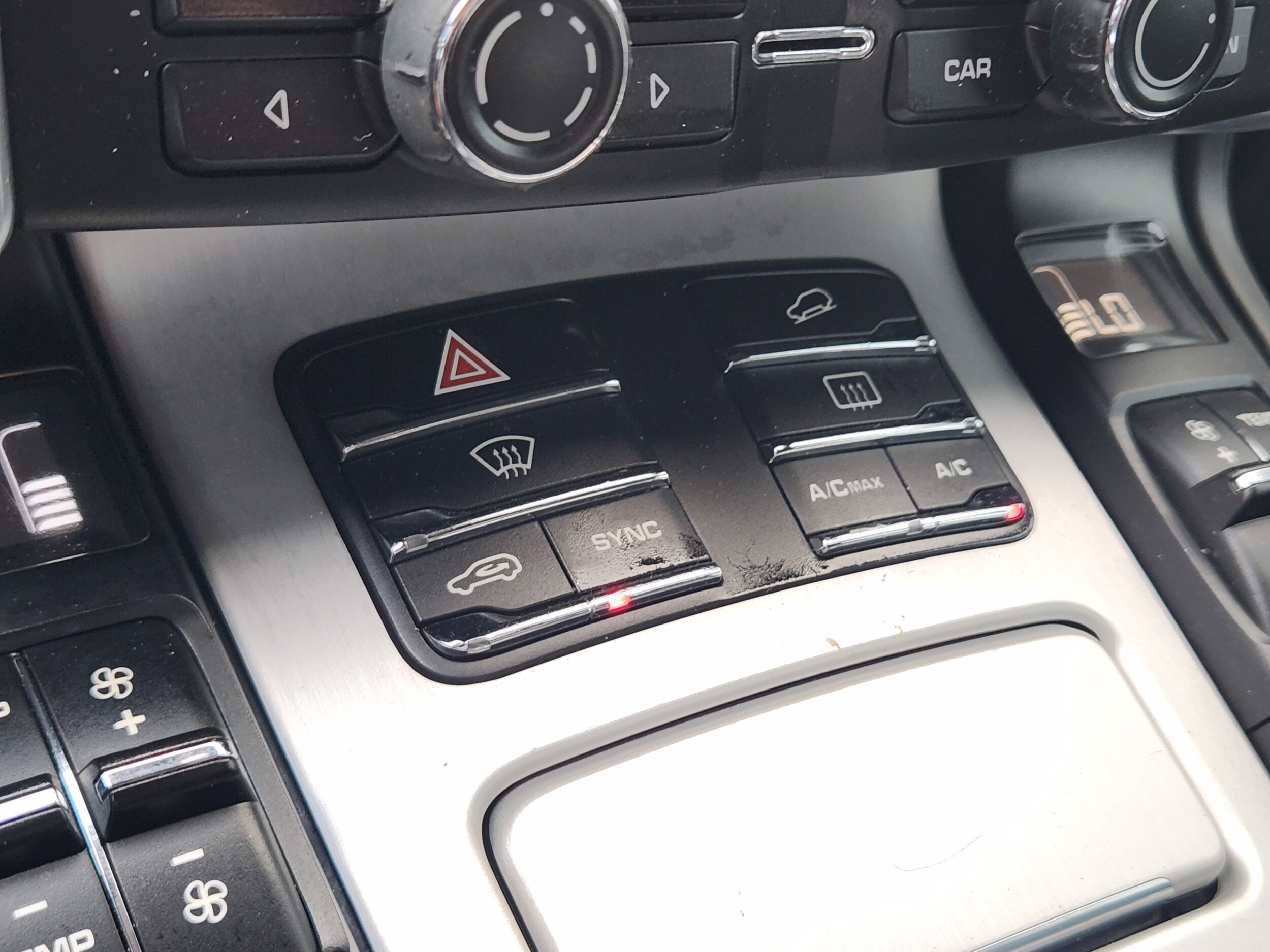 2016 Porsche Cayenne GTS thumbnail 16