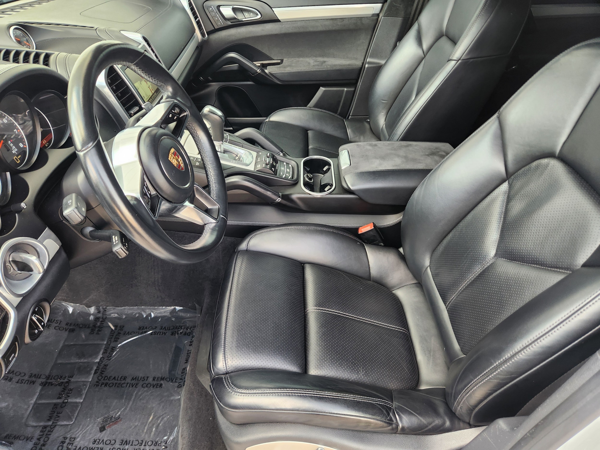 2016 Porsche Cayenne GTS thumbnail 7