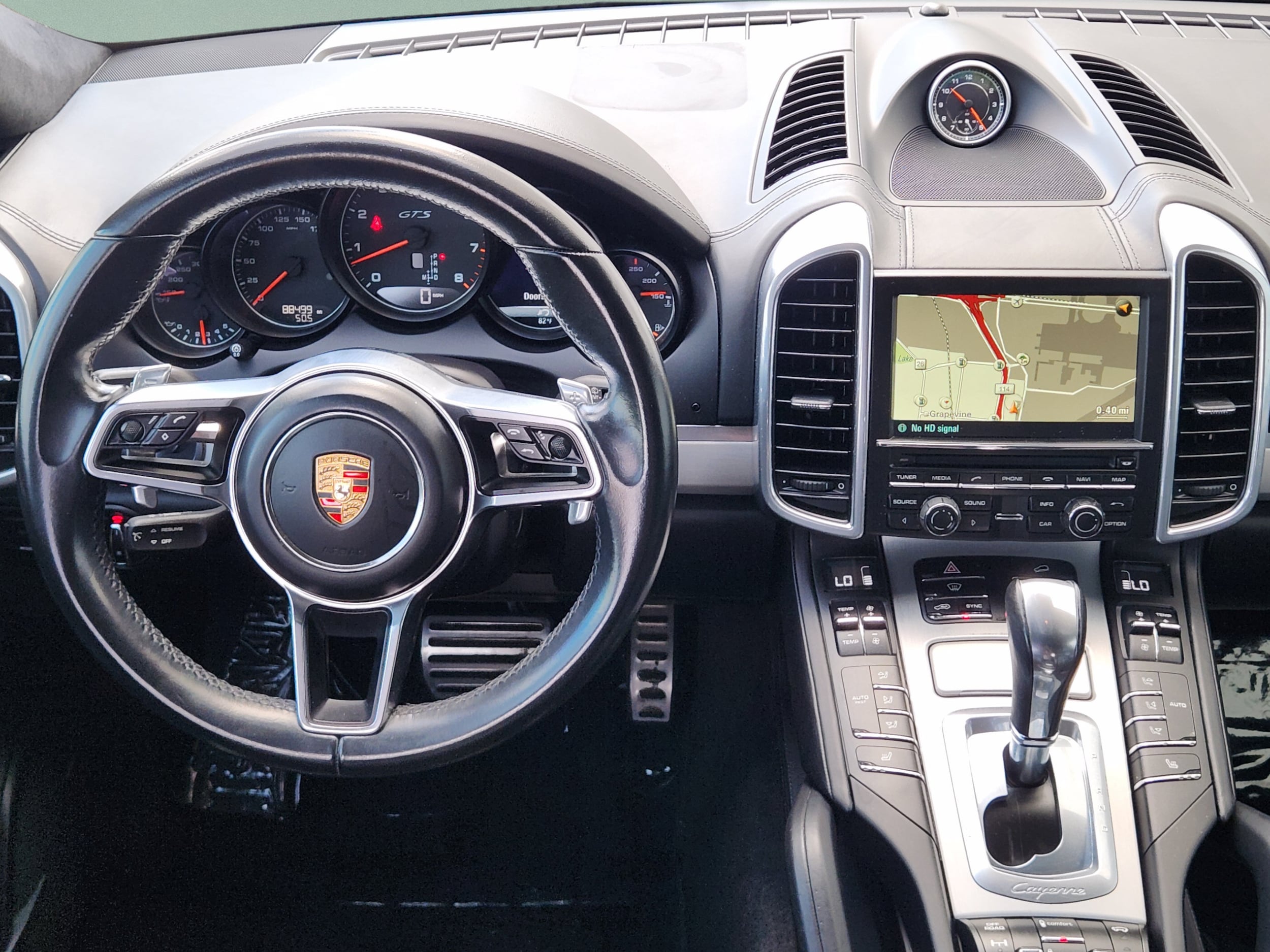 2016 Porsche Cayenne GTS thumbnail 23