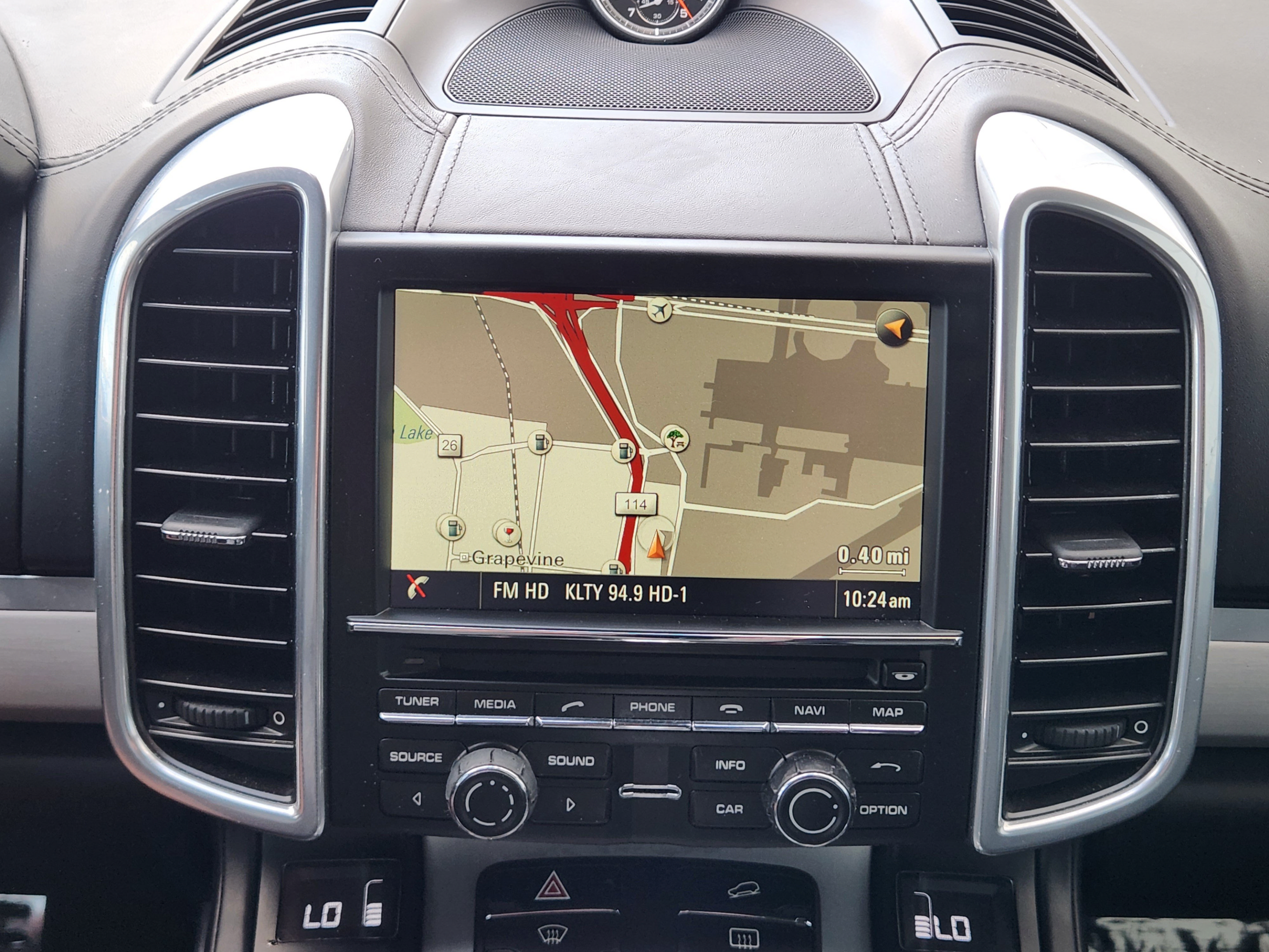 2016 Porsche Cayenne GTS thumbnail 12