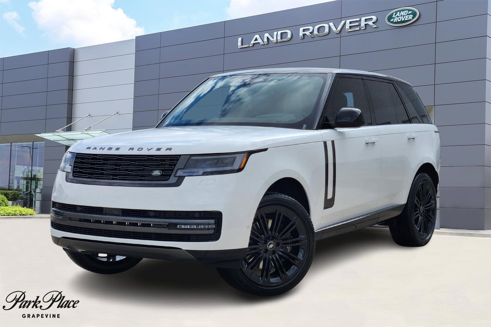 2025 Land Rover Range Rover SE's photo