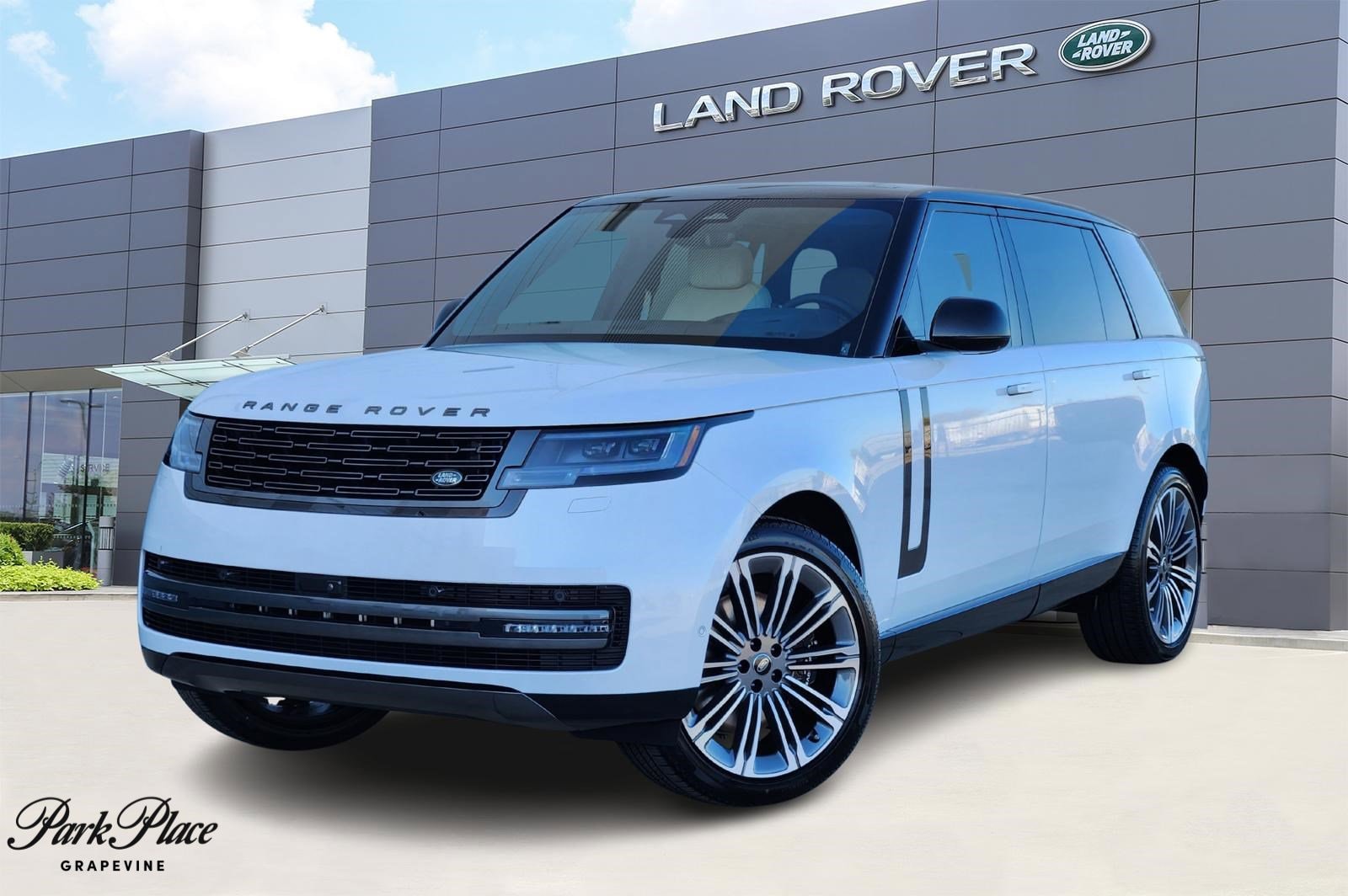 2025 Land Rover Range Rover SE's photo
