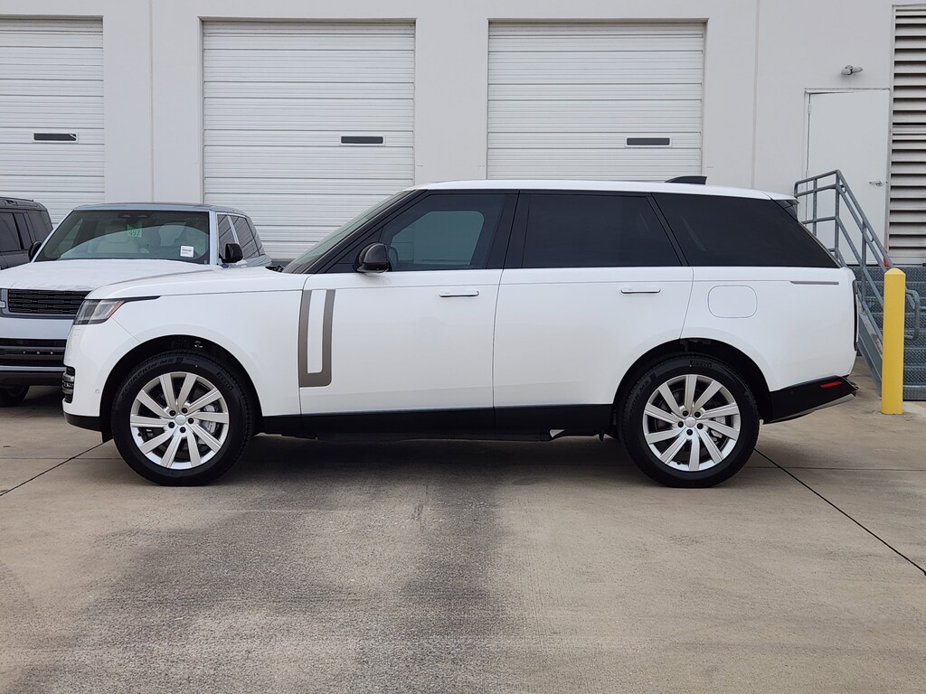 New 2025 Land Rover Range Rover P550e SE SUV