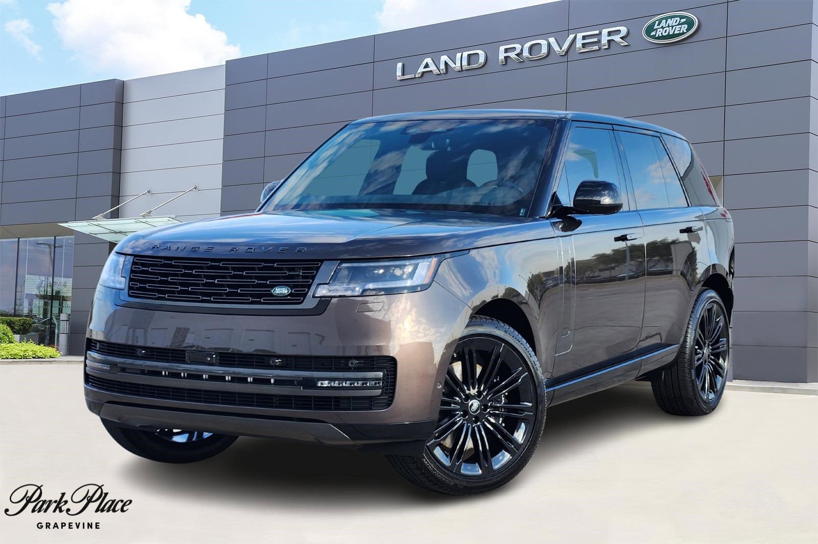 2025 Land Rover Range Rover SE's photo