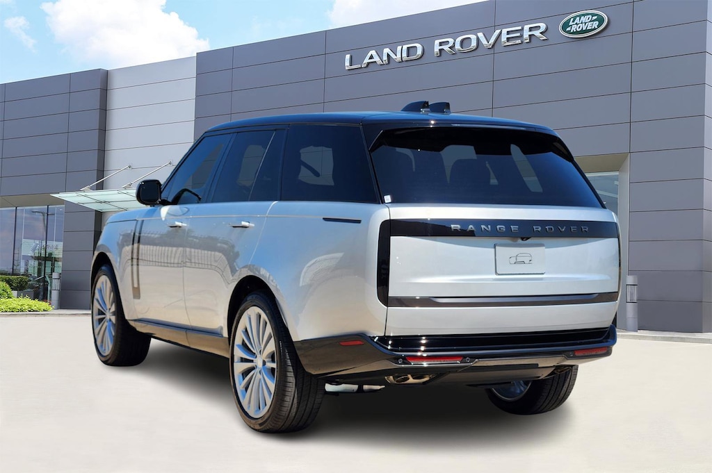 New 2025 Land Rover Range Rover P530 SE SUV