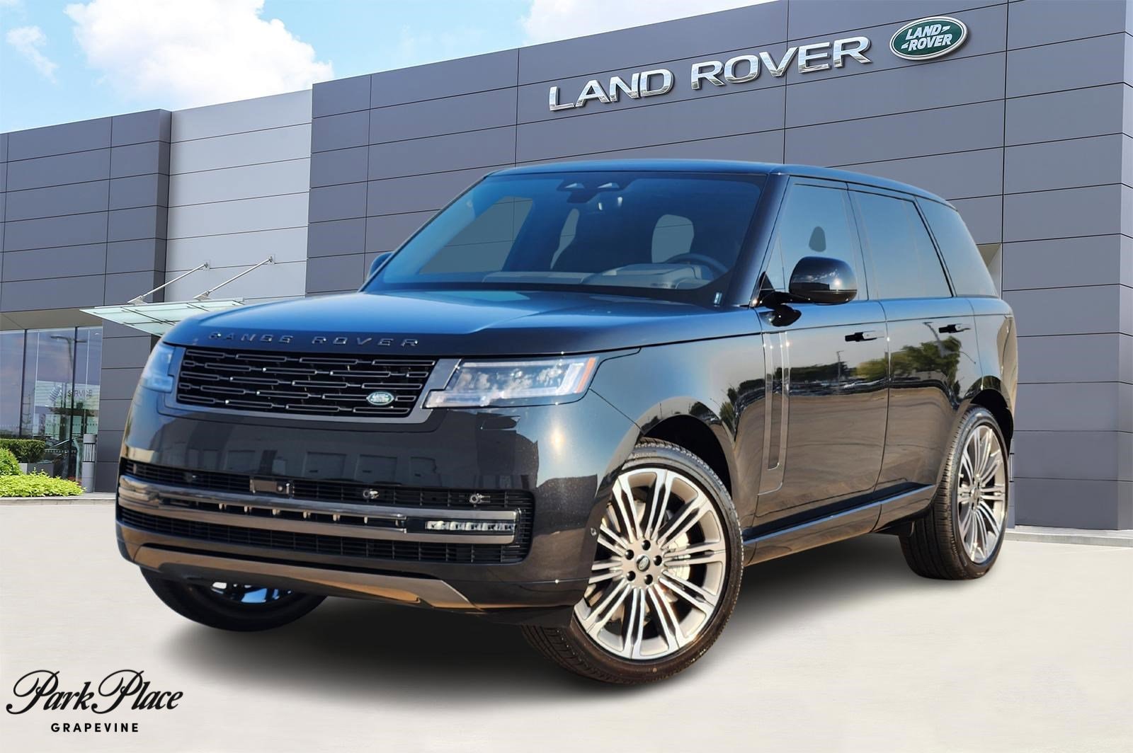 2025 Land Rover Range Rover SE's photo