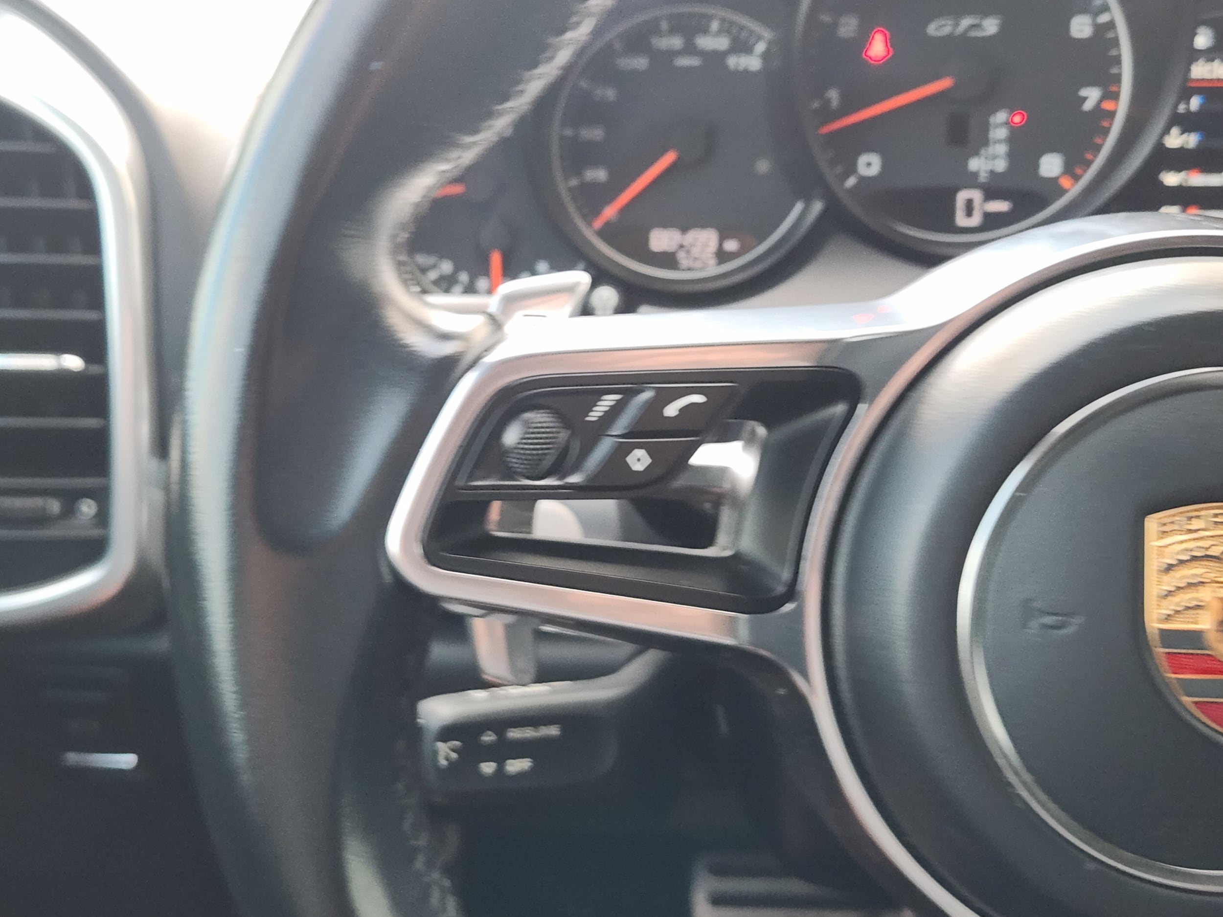 2016 Porsche Cayenne GTS thumbnail 24