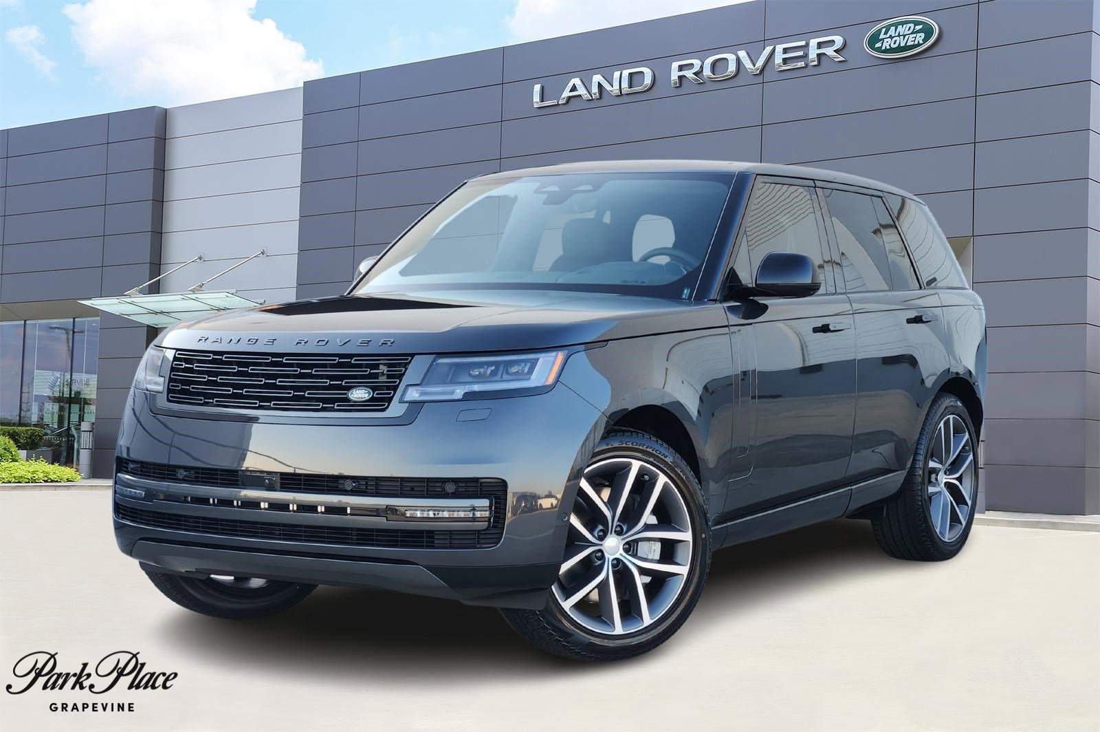 2025 Land Rover Range Rover SE's photo