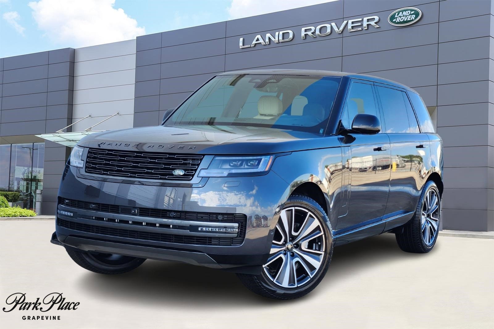 2025 Land Rover Range Rover SE's photo