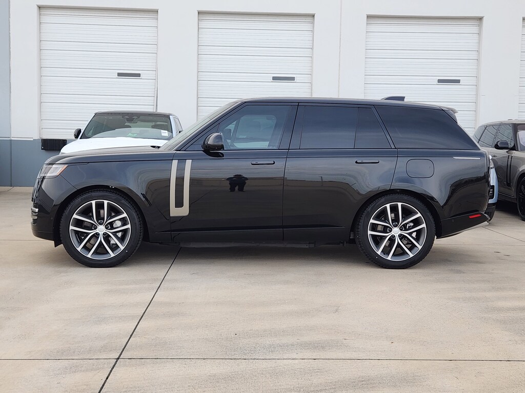 New 2025 Land Rover Range Rover P550e SE SUV