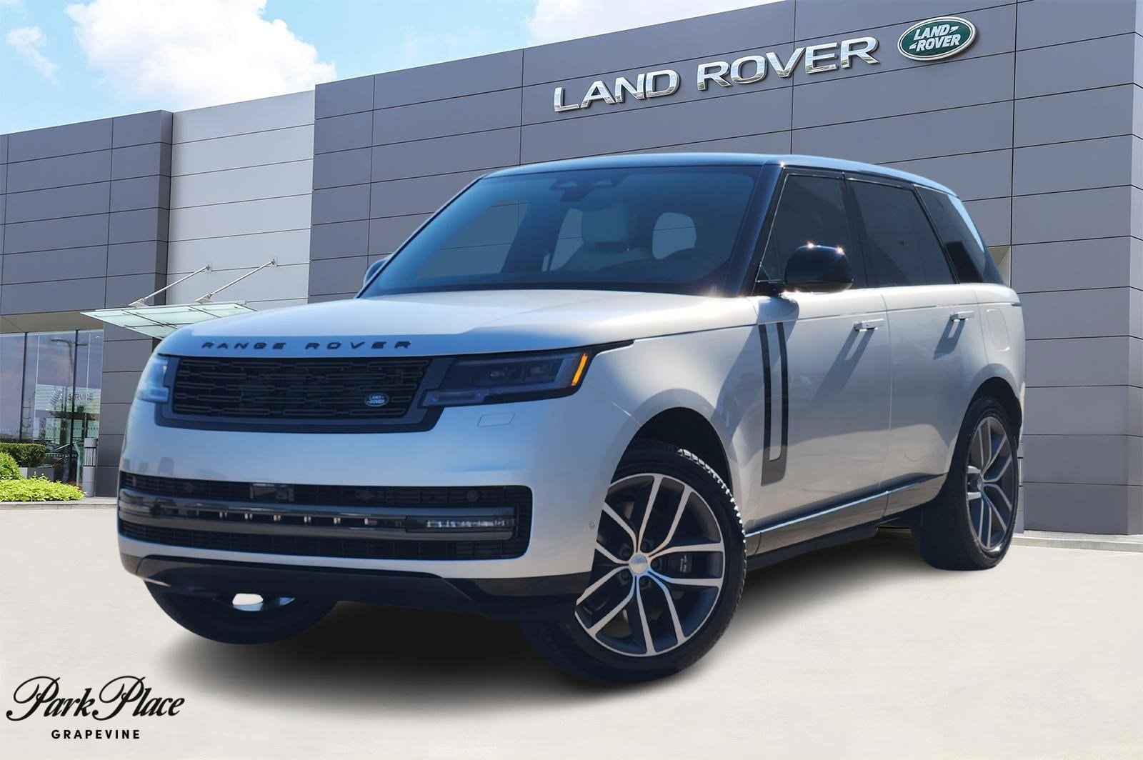 2025 Land Rover Range Rover SE's photo