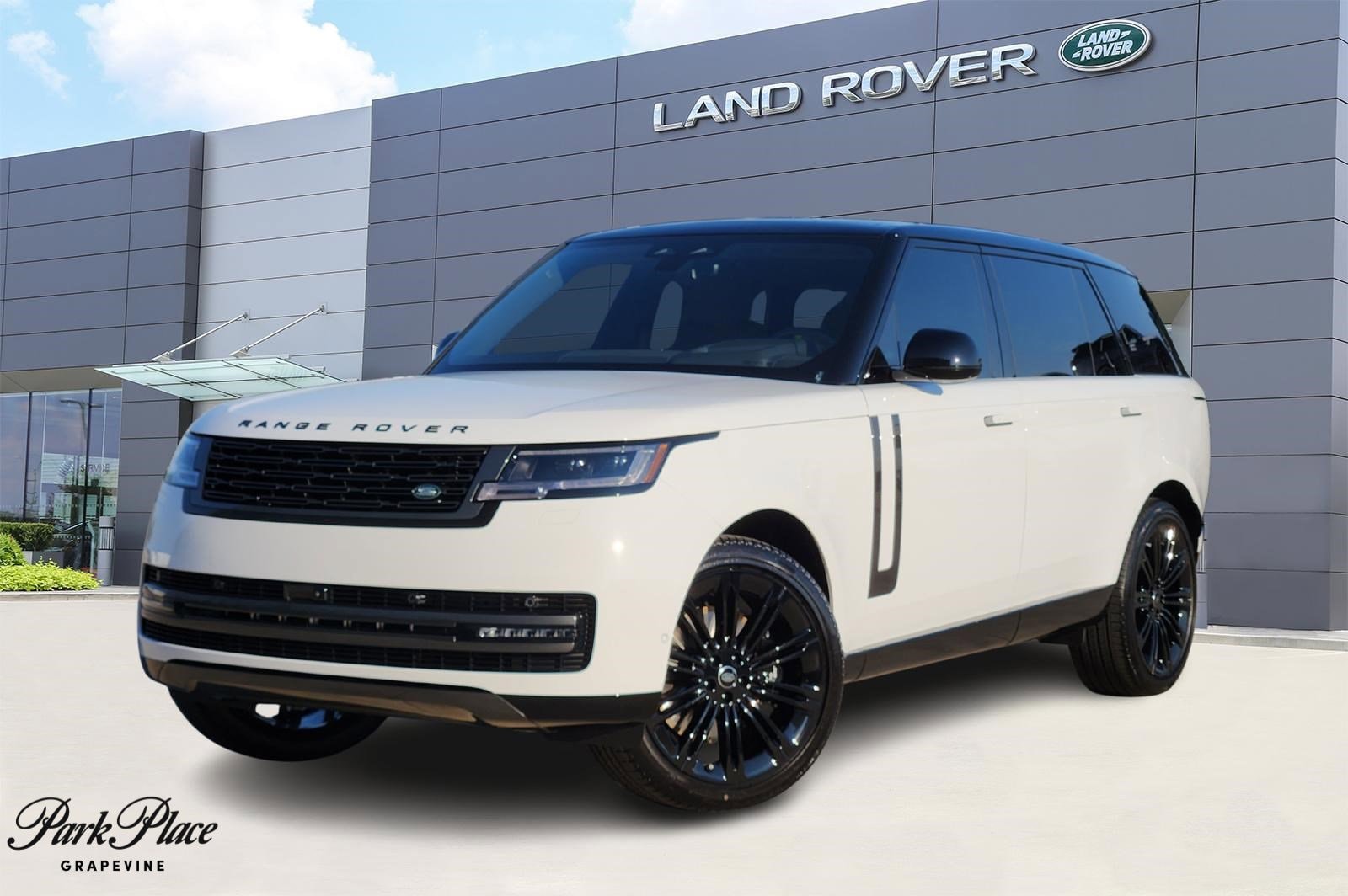 2025 Land Rover Range Rover SE's photo