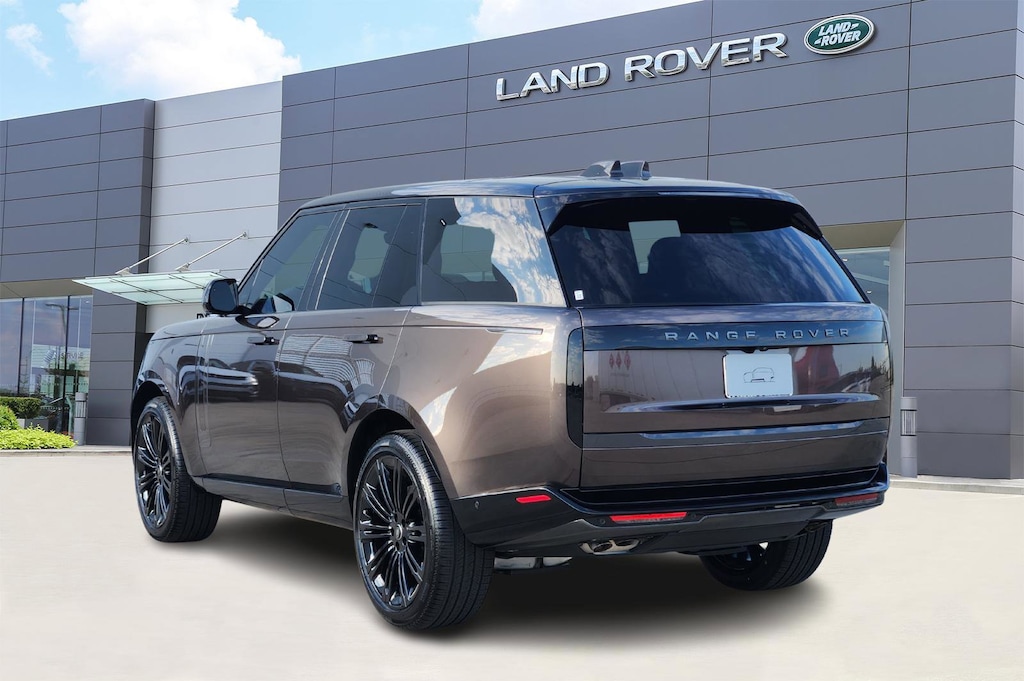 New 2025 Land Rover Range Rover P530 SE SUV