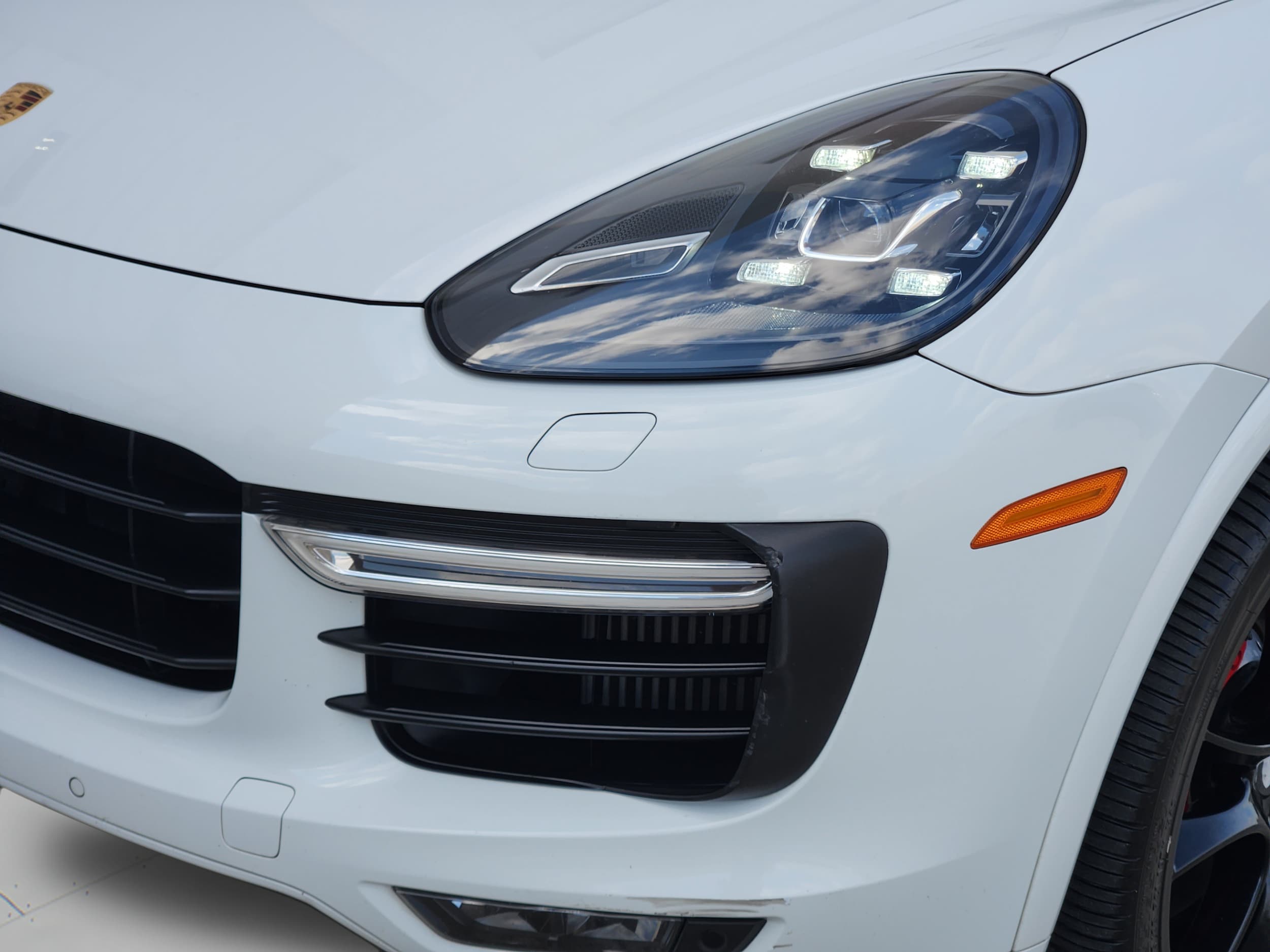 2016 Porsche Cayenne GTS thumbnail 31