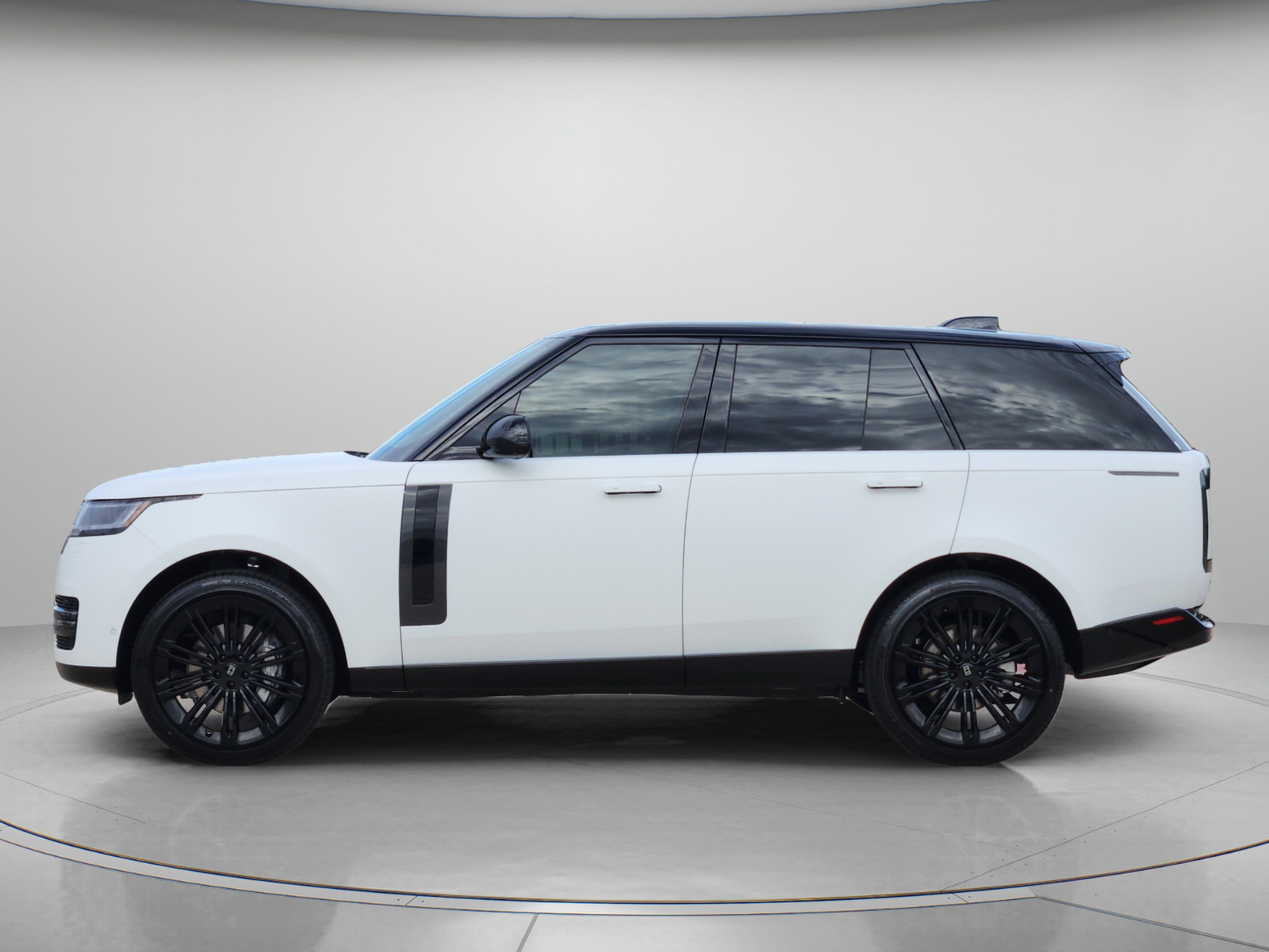 New 2027 Land Rover Range Rover P400 SE SUV