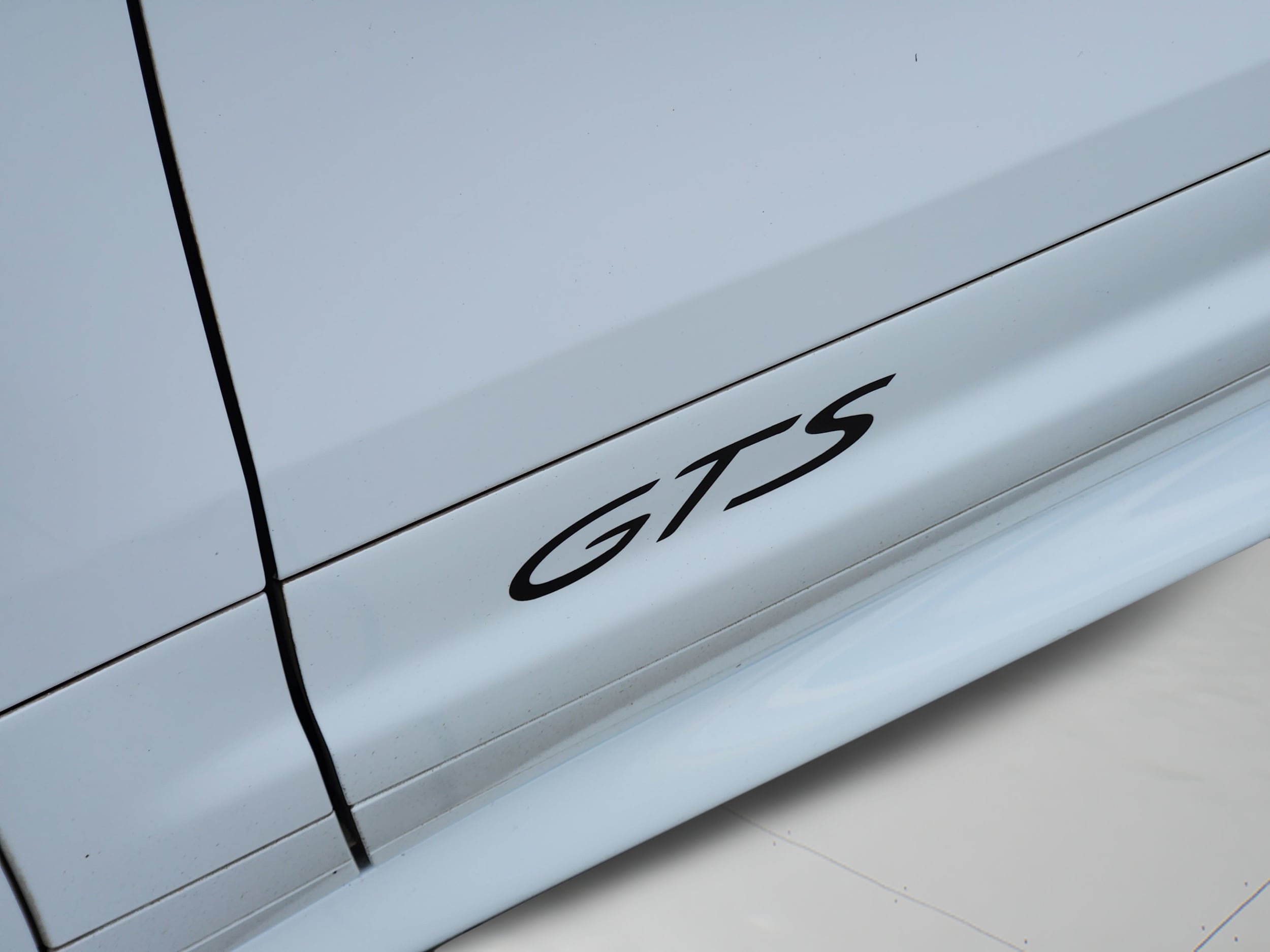 2016 Porsche Cayenne GTS thumbnail 35