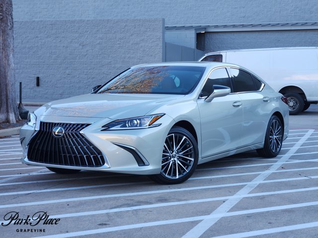 2025 Lexus ES 350's photo