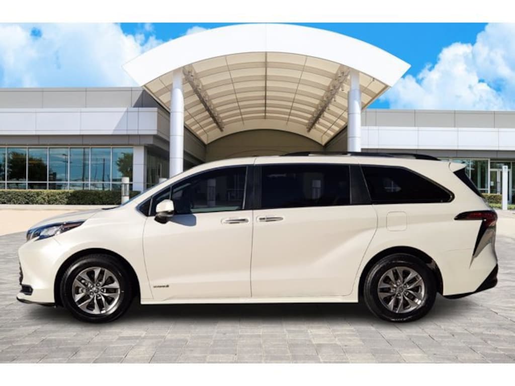 Used 2021 Toyota Sienna XLE Van