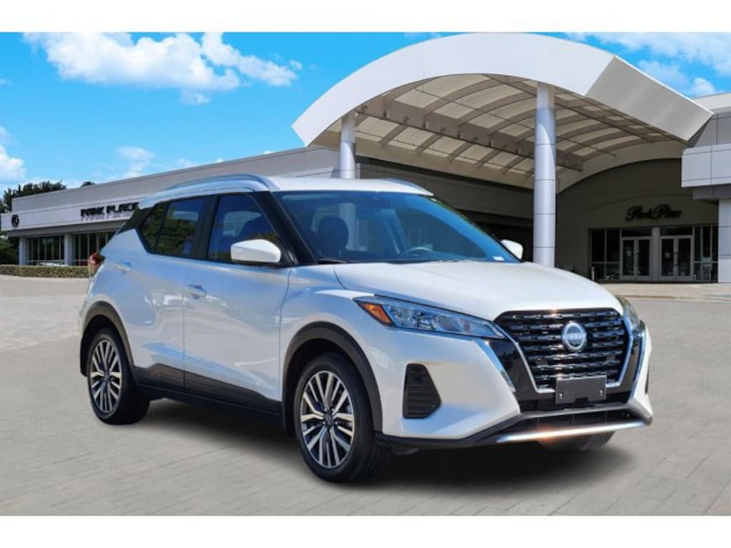 Used 2022 Nissan Kicks SV SUV