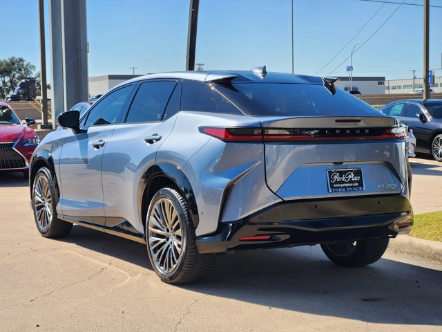2023 Lexus RZ 450e Luxury photo 4