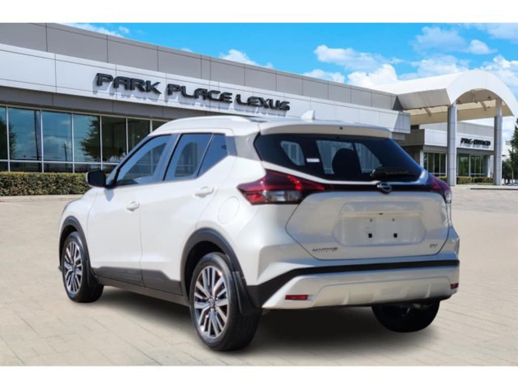 Used 2022 Nissan Kicks SV SUV