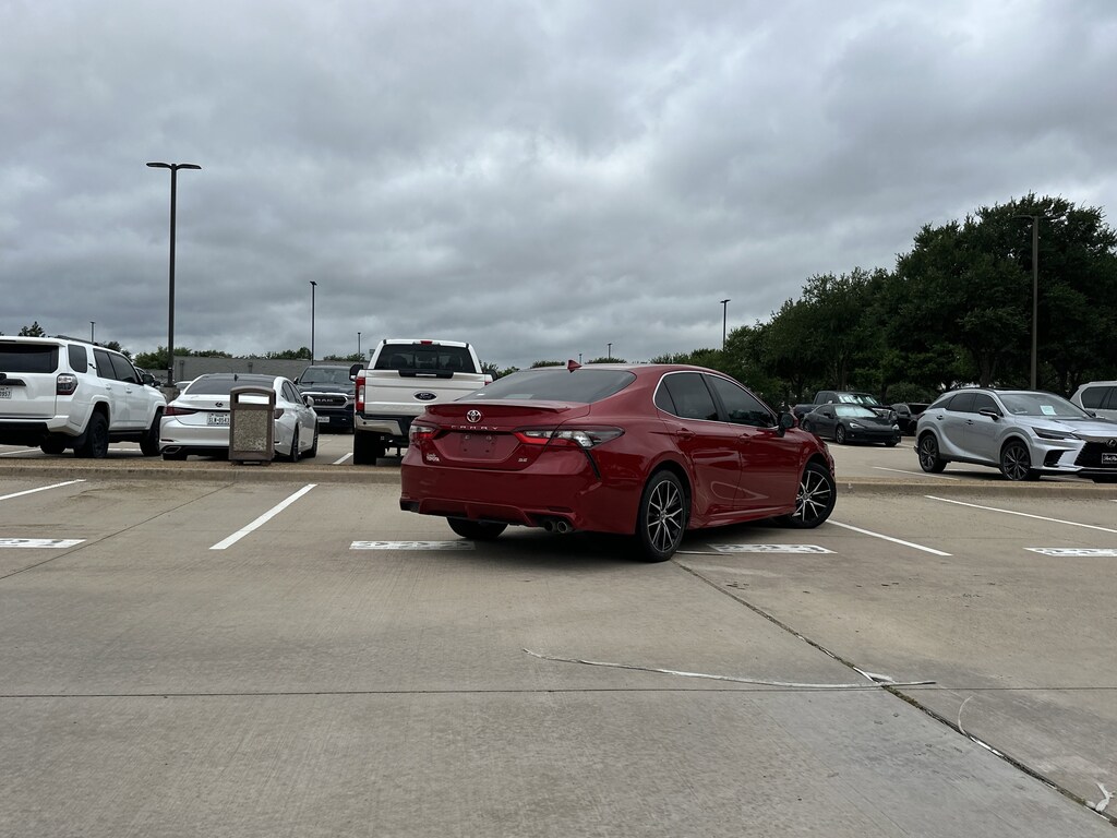 Used 2021 Toyota Camry SE Sedan