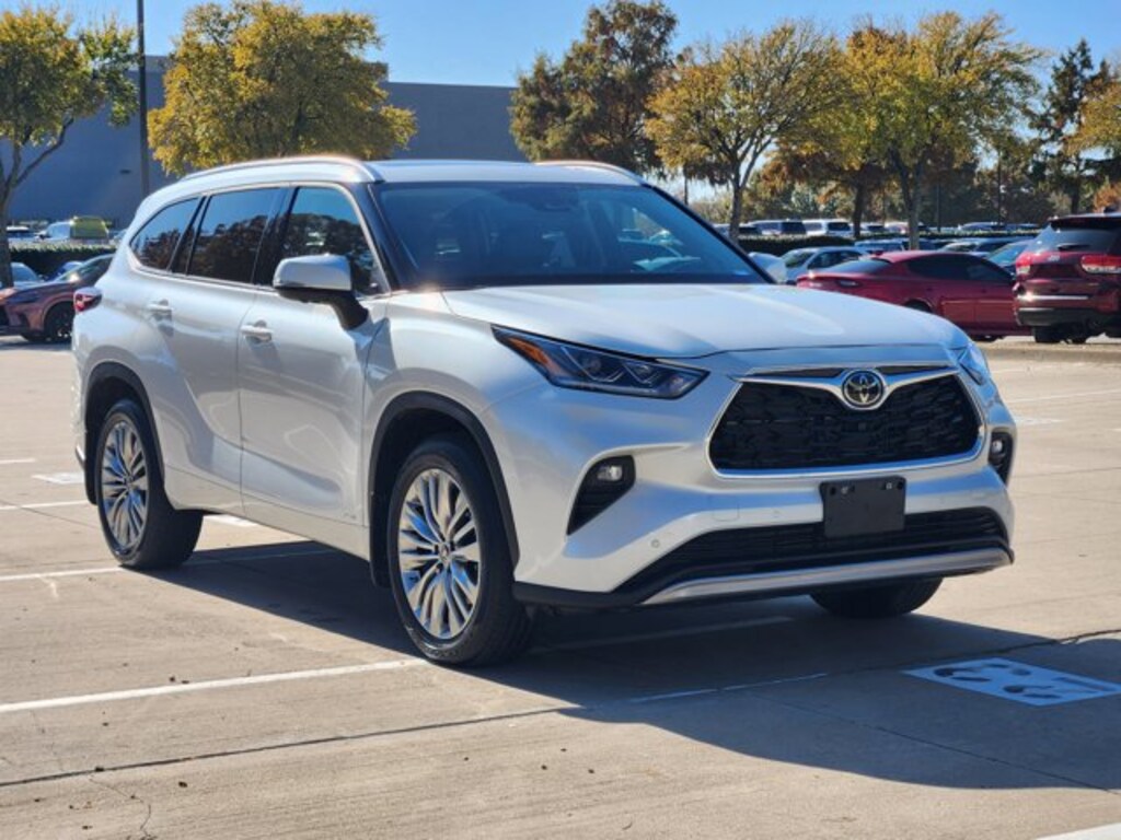 Used 2025 Toyota Highlander Hybrid Platinum SUV